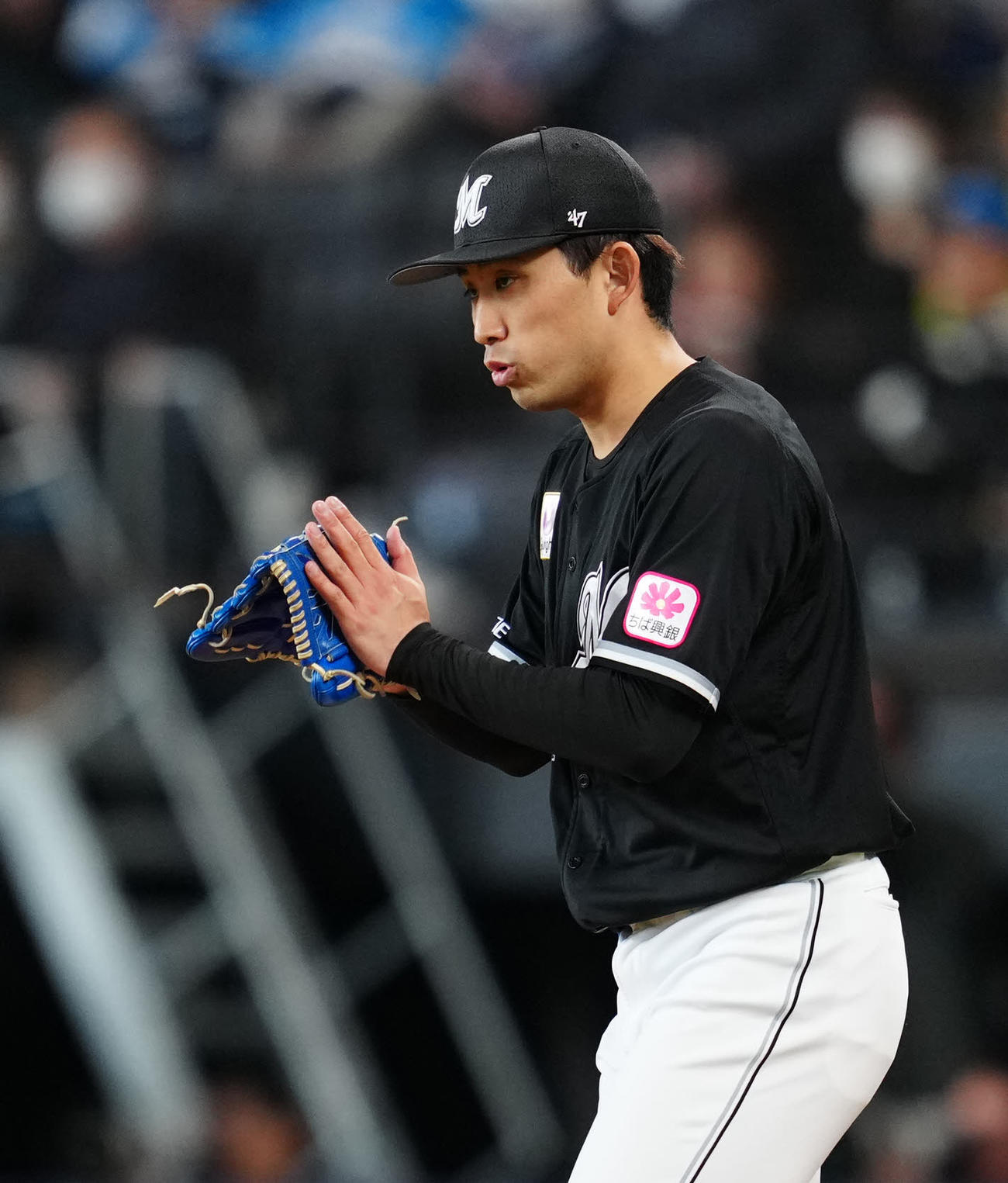 日本ハム対ロッテ　1回裏日本ハム無死、清宮幸を左飛に仕留めた小島（撮影・江口和貴）