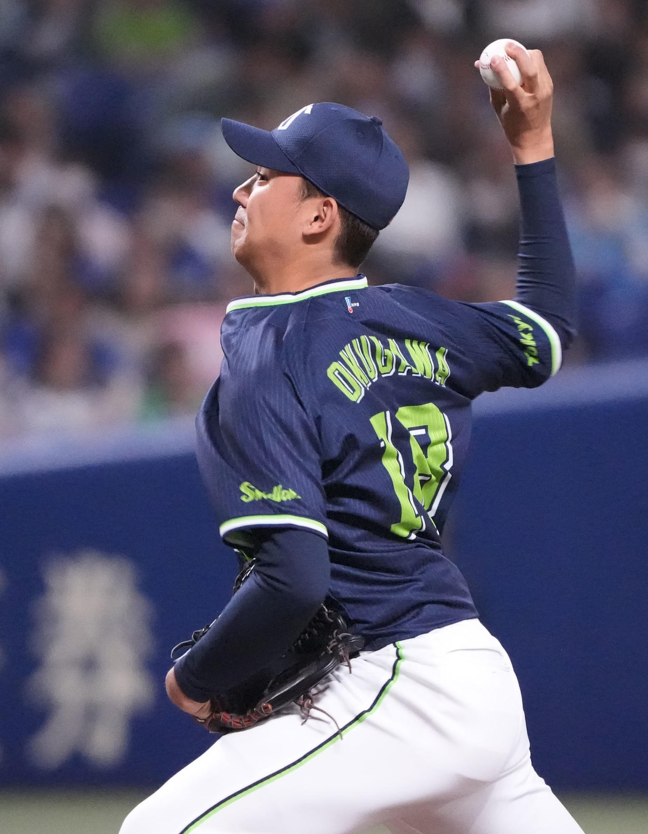中日対ヤクルト　1回裏、登板するヤクルト先発の奥川（撮影・森本幸一）