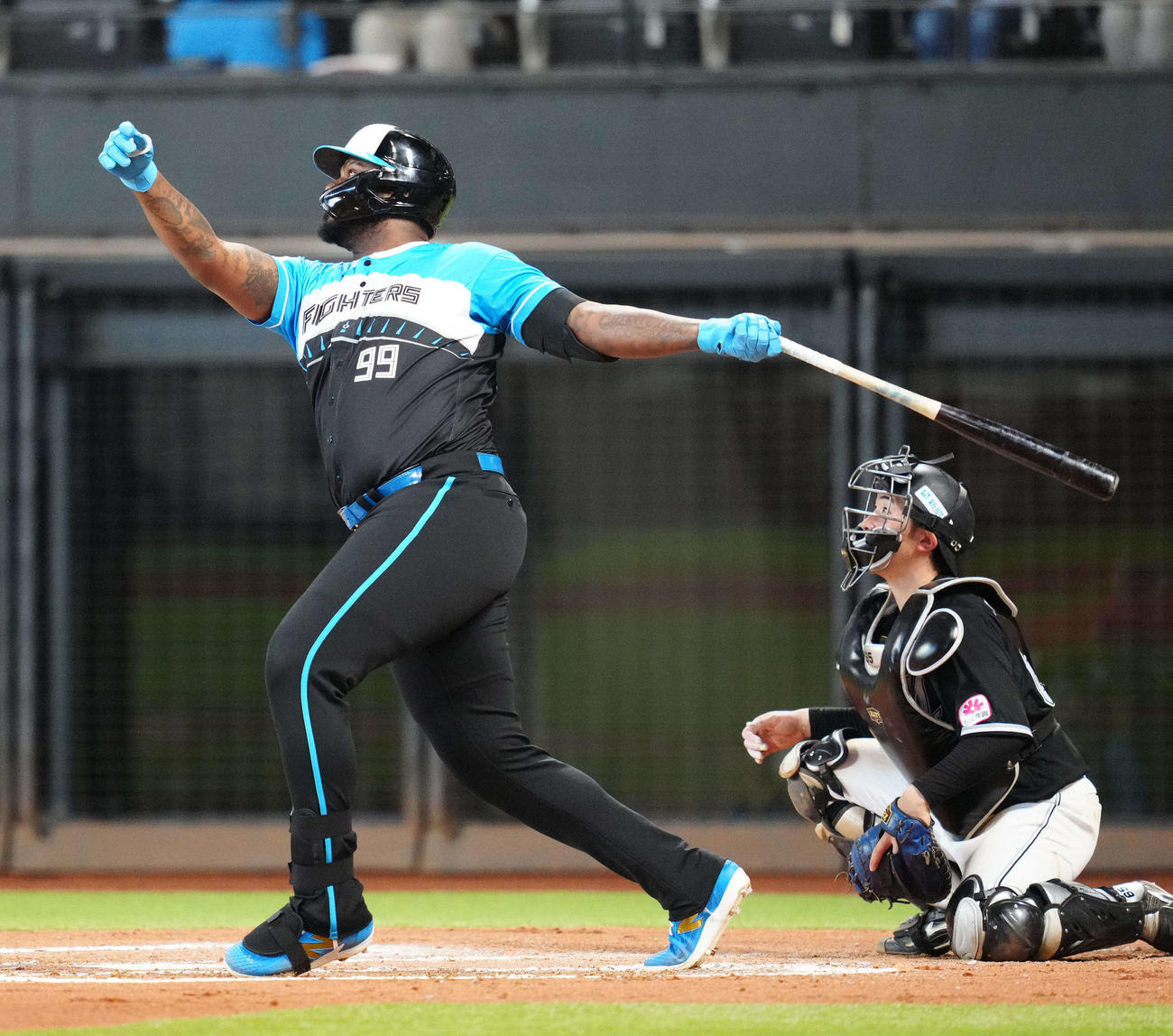 日本ハム対ロッテ　7回裏日本ハム2死、ソロ本塁打を放つレイエス（撮影・江口和貴）