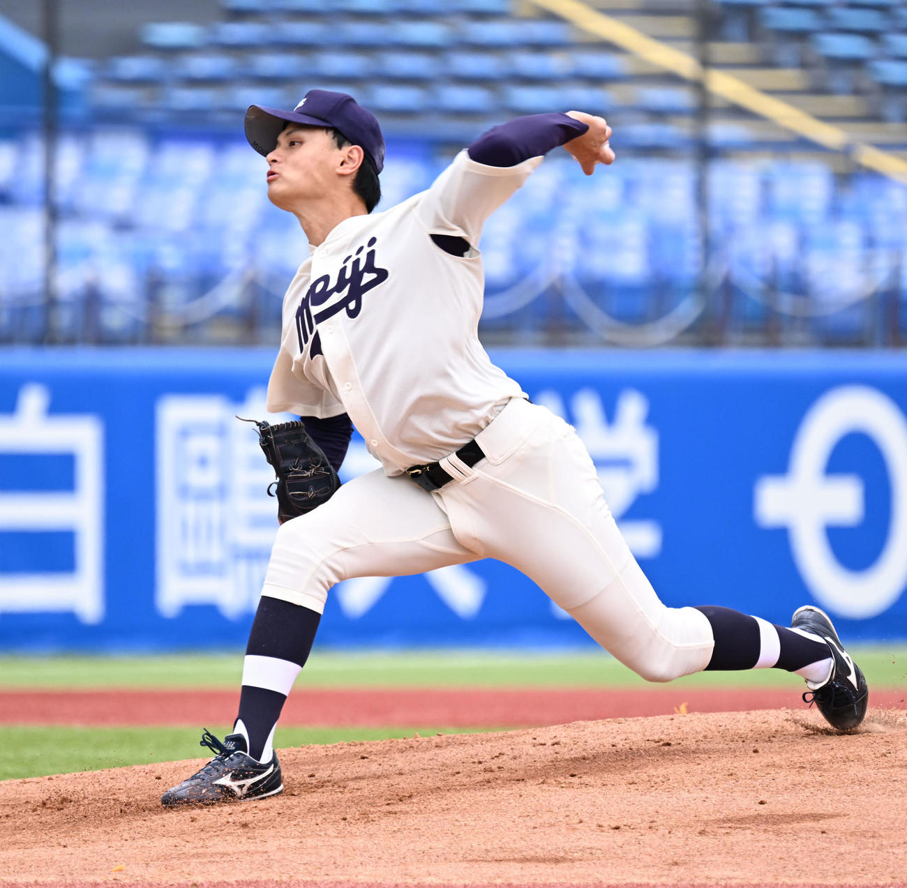 東京六大学野球　慶大対明大　慶大戦に先発した明大・毛利（撮影・千葉一成）