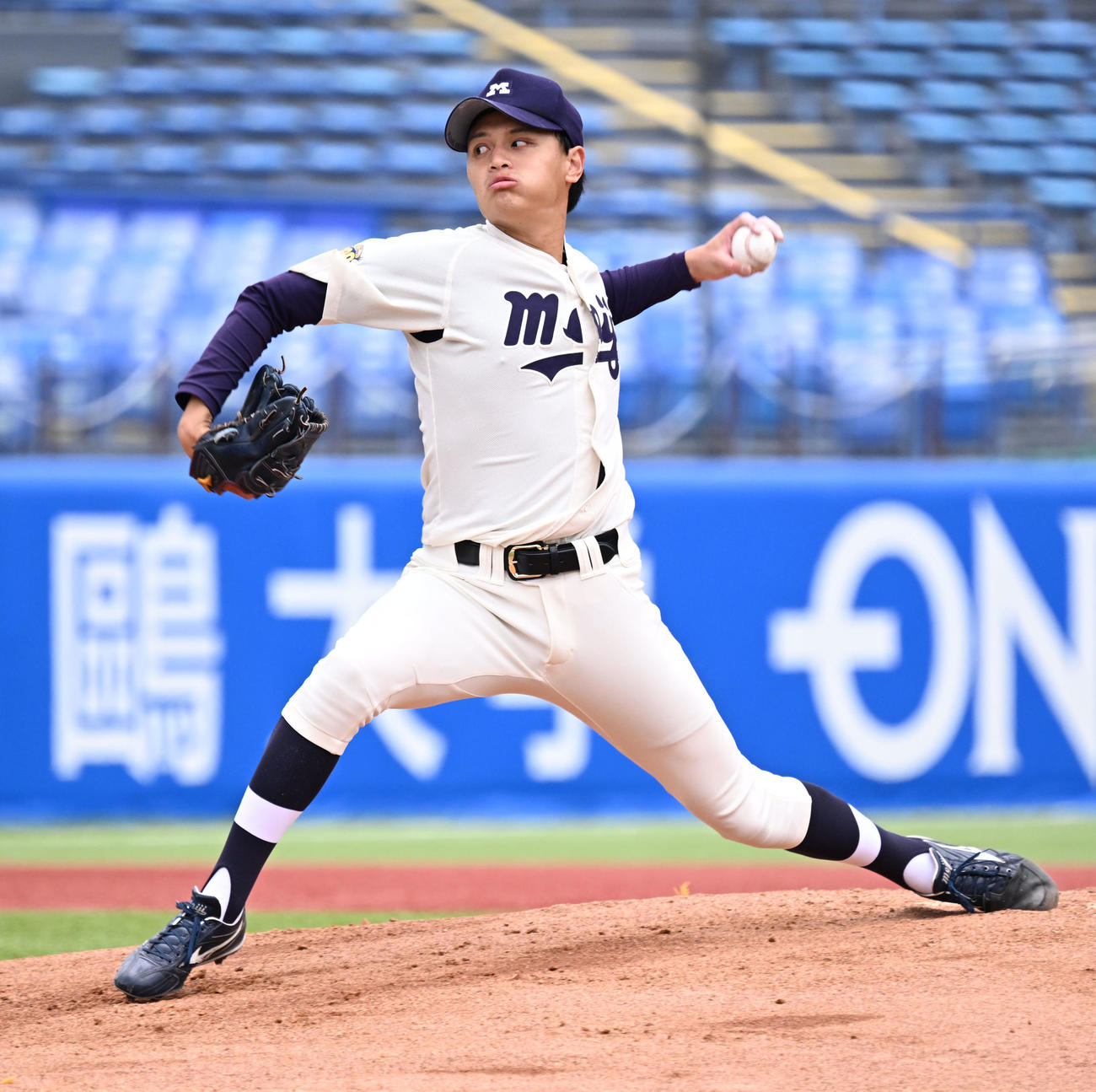 東京六大学野球　慶大対明大　慶大戦に先発した明大・毛利（撮影・千葉一成）