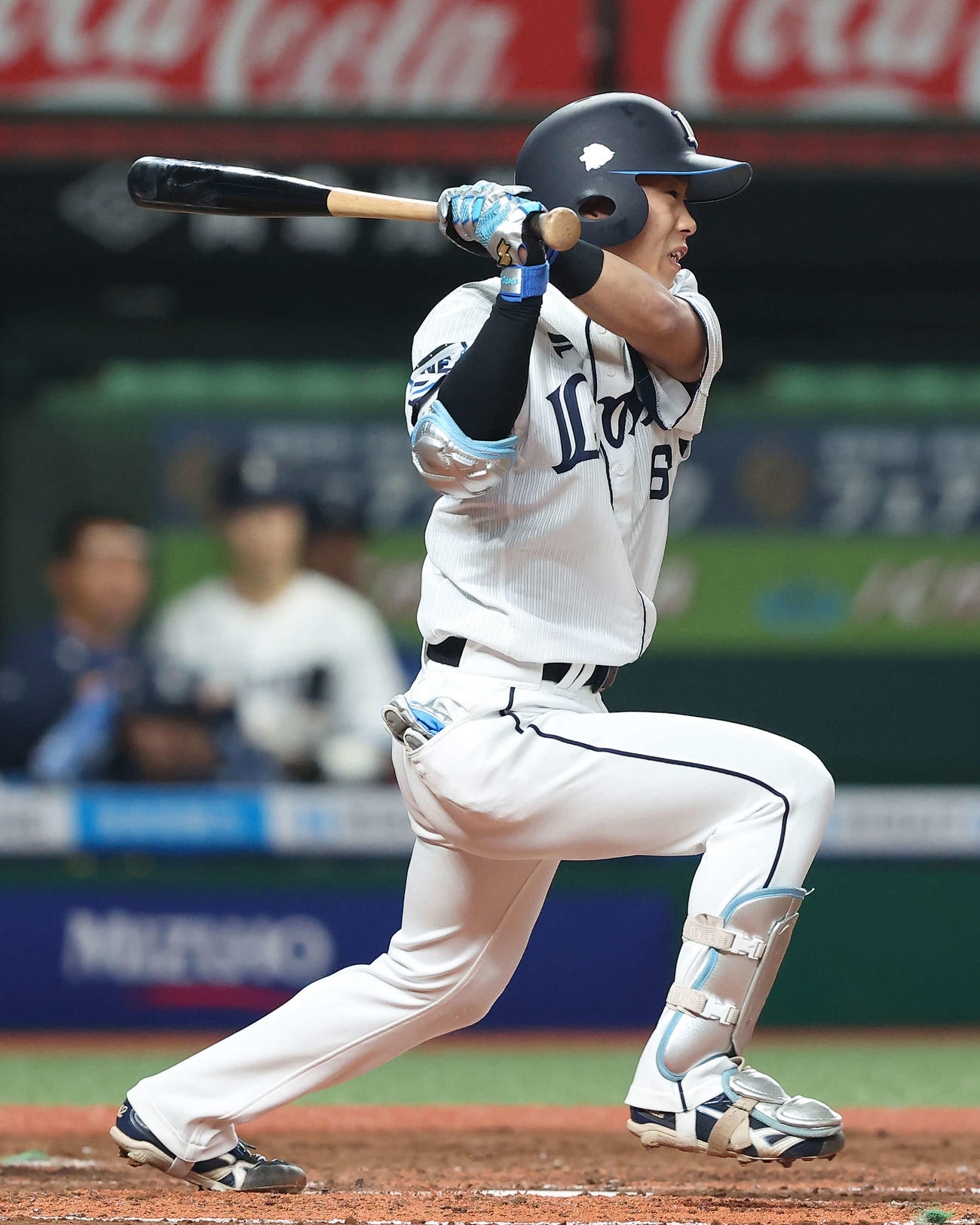 西武対オリックス　2回裏西武1死一、二塁、右前打を放つ滝沢（撮影・河田真司）