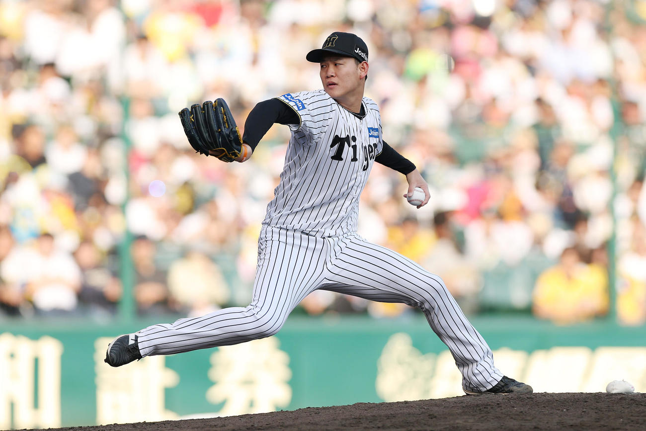 阪神対巨人　阪神4番手の及川（撮影・前田充）