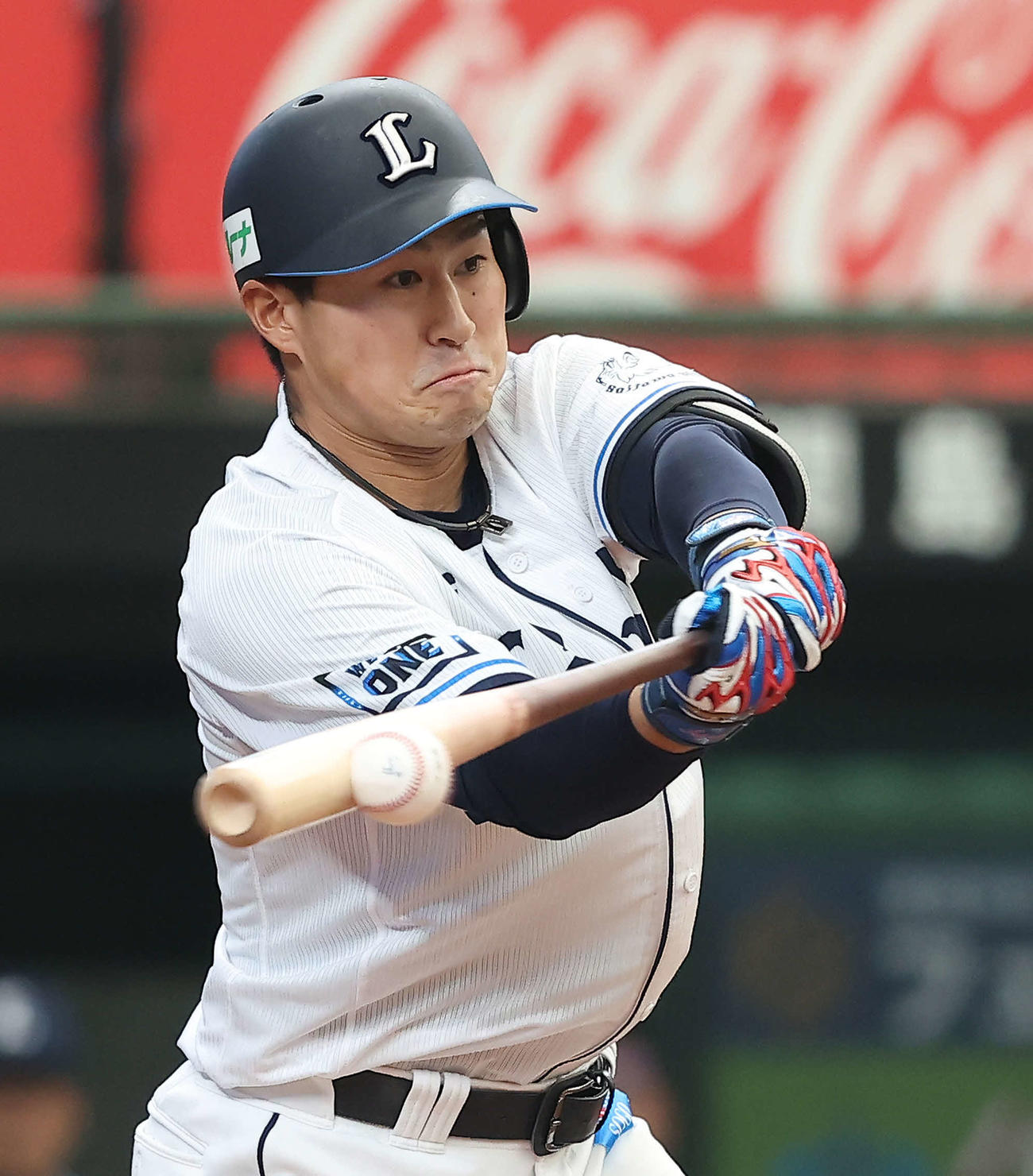 西武対オリックス　3回裏西武1死三塁、右前適時打をを放つ渡部聖（撮影・河田真司）