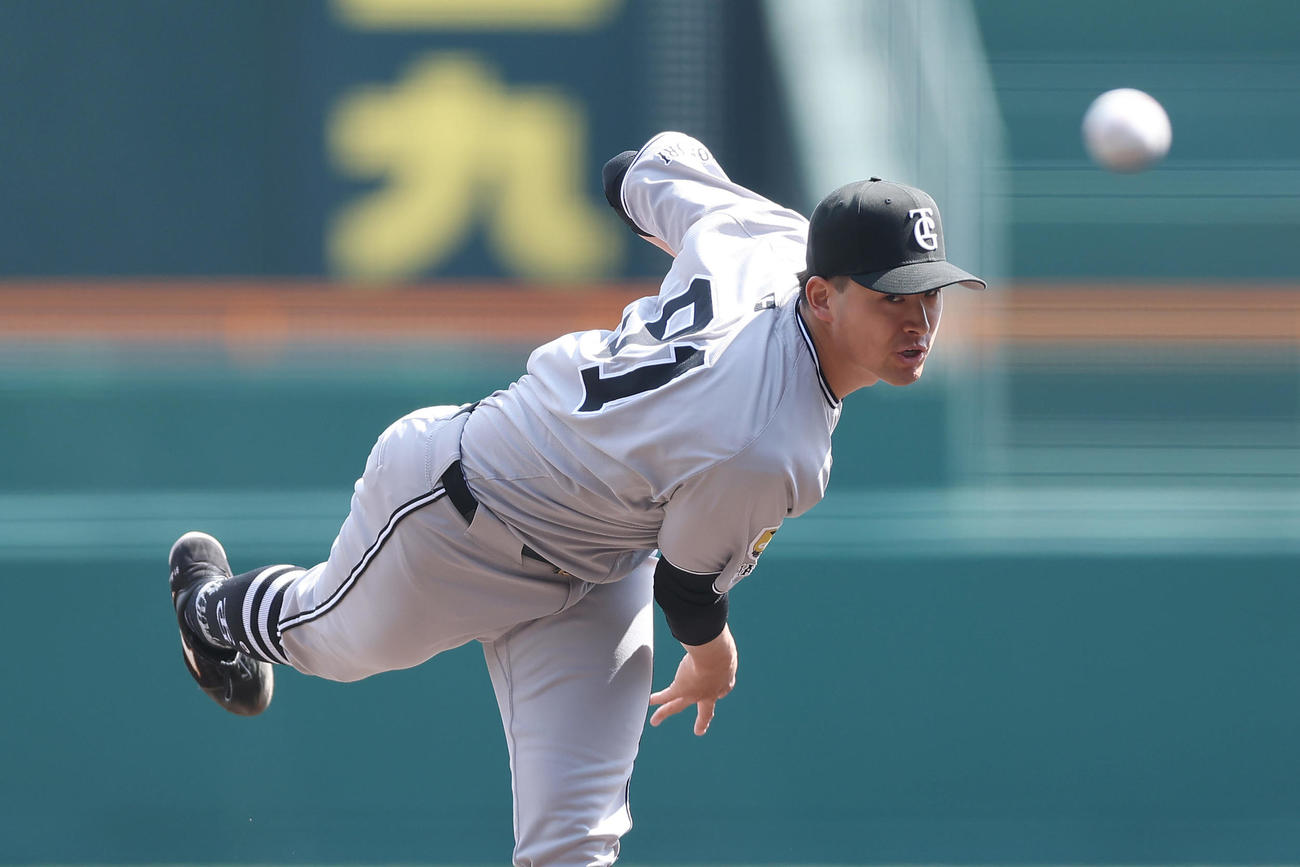 阪神対巨人　力投する巨人先発の堀田（撮影・前田充）