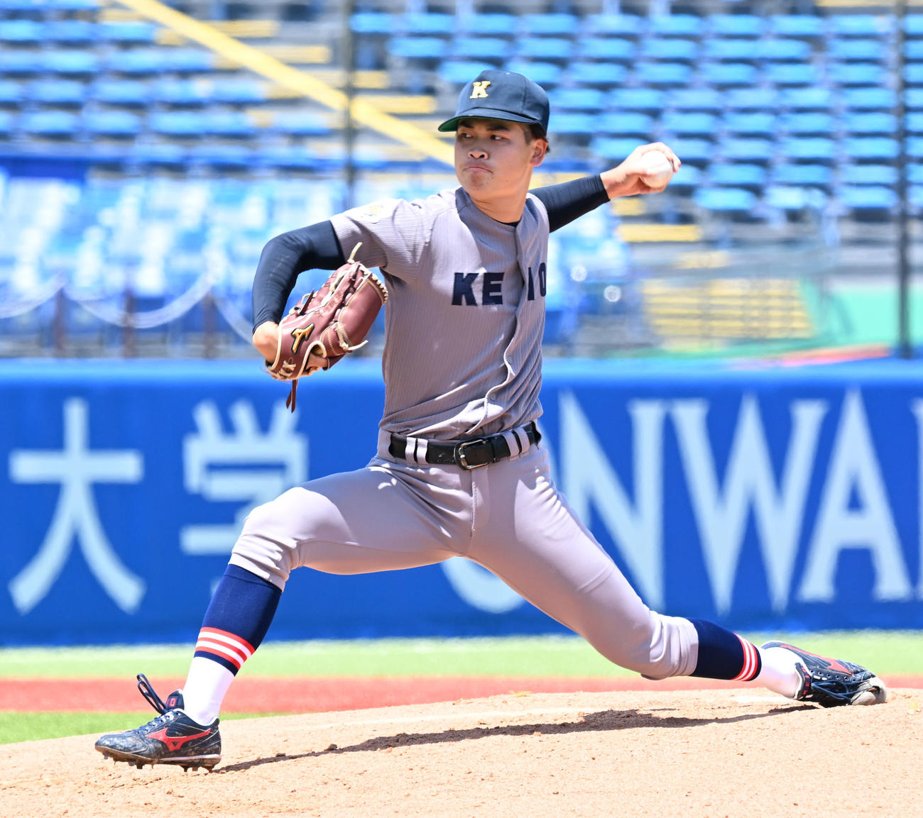 東京六大学野球　明大対慶大　早大戦に先発した慶大・渡辺和（撮影・千葉一成）