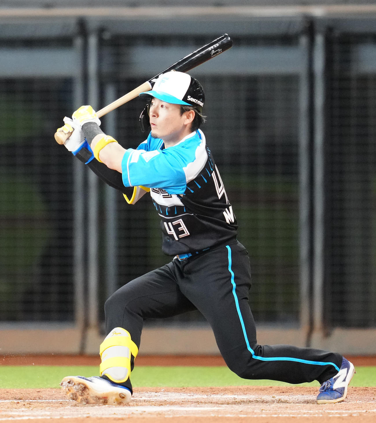 日本ハム対ロッテ　2回裏日本ハム2死二塁、適時三塁打を放つ水野（撮影・江口和貴）