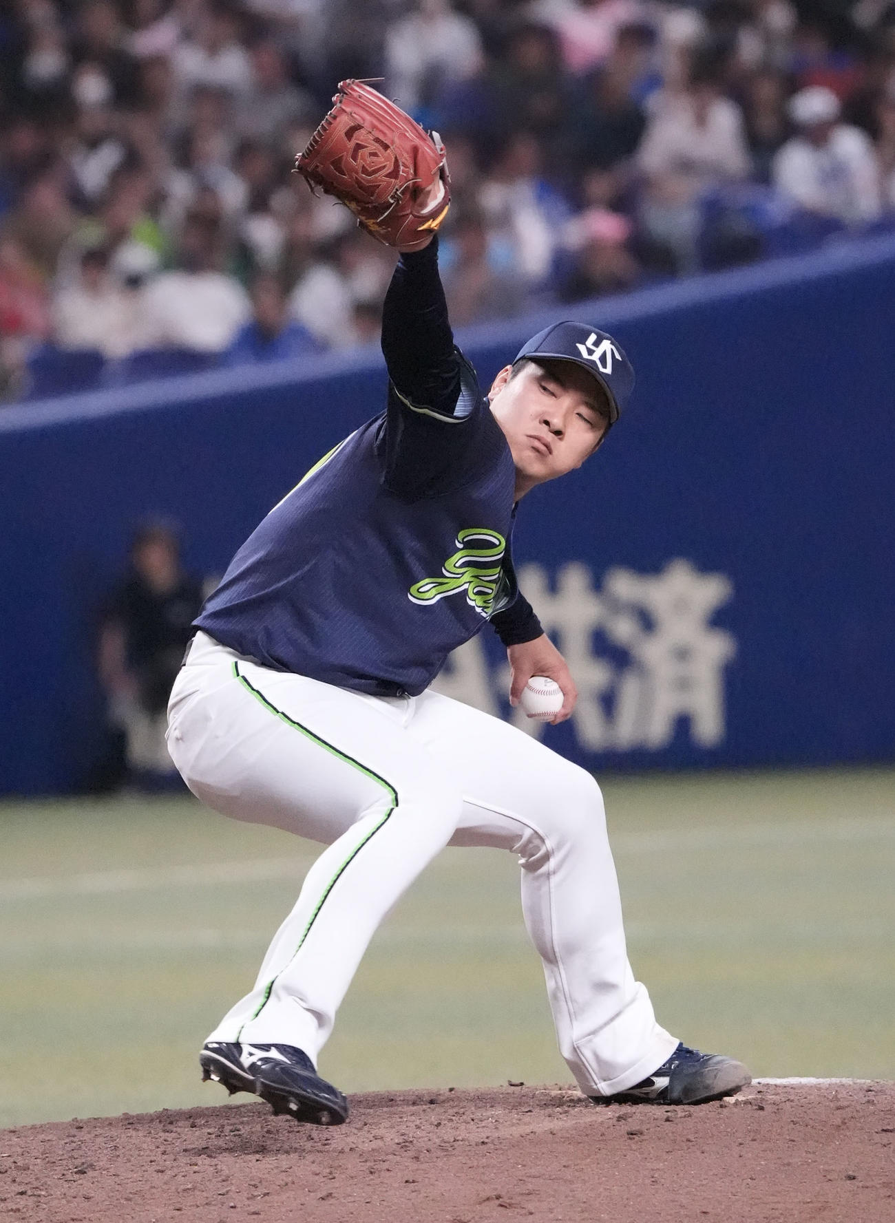 中日対ヤクルト　8回裏、ヤクルト3番手で登板する荘司（撮影・森本幸一）