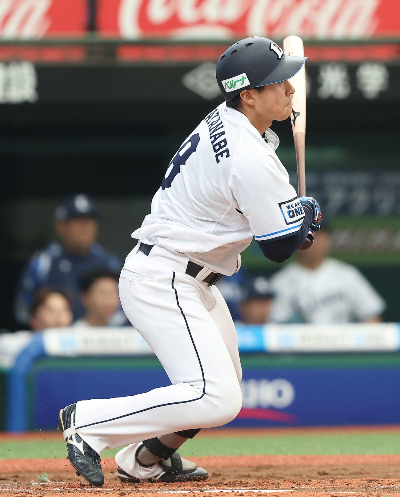 西武対オリックス　1回裏西武1死二塁、中前先制適時打を放つ渡部聖（撮影・河田真司）