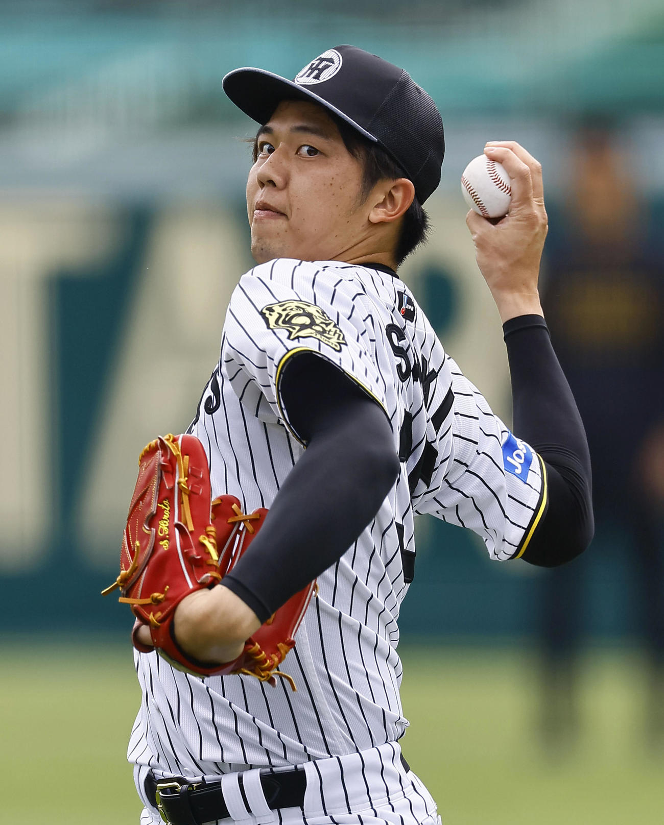 キャッチボールをする阪神才木（撮影・藤尾明華）