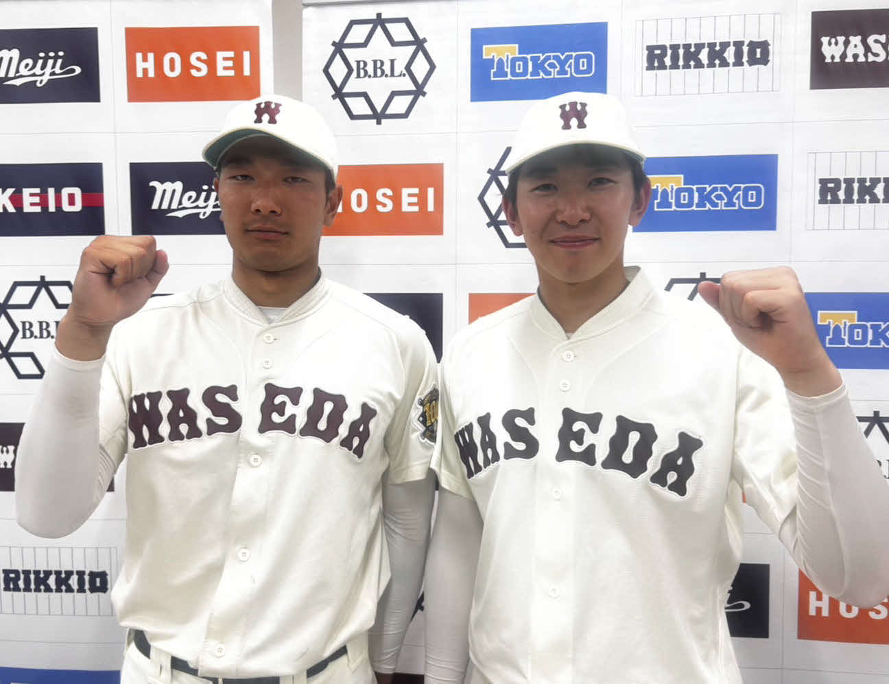 法大戦でリーグ初本塁打を放った寺尾拳（左）と通算16勝目を飾った伊藤（撮影・平山連）