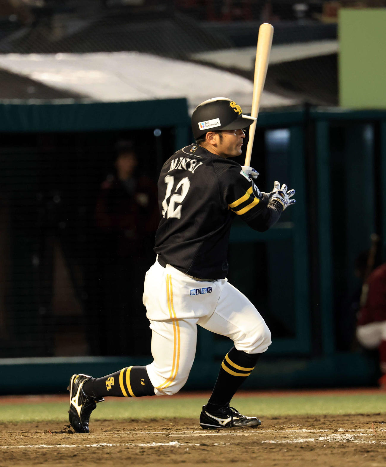 25日楽天戦の9回、決勝犠飛を放った嶺井
