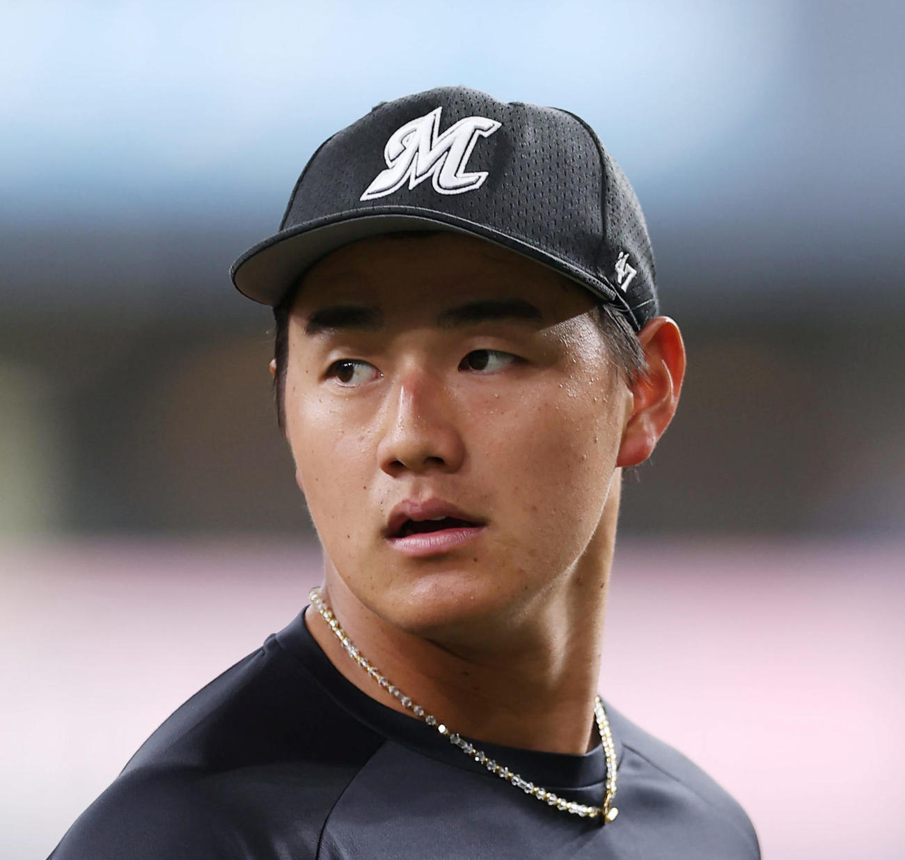 オリックス対ロッテ　1軍に合流し、試合前練習に臨むロッテ西川（撮影・前田充）
