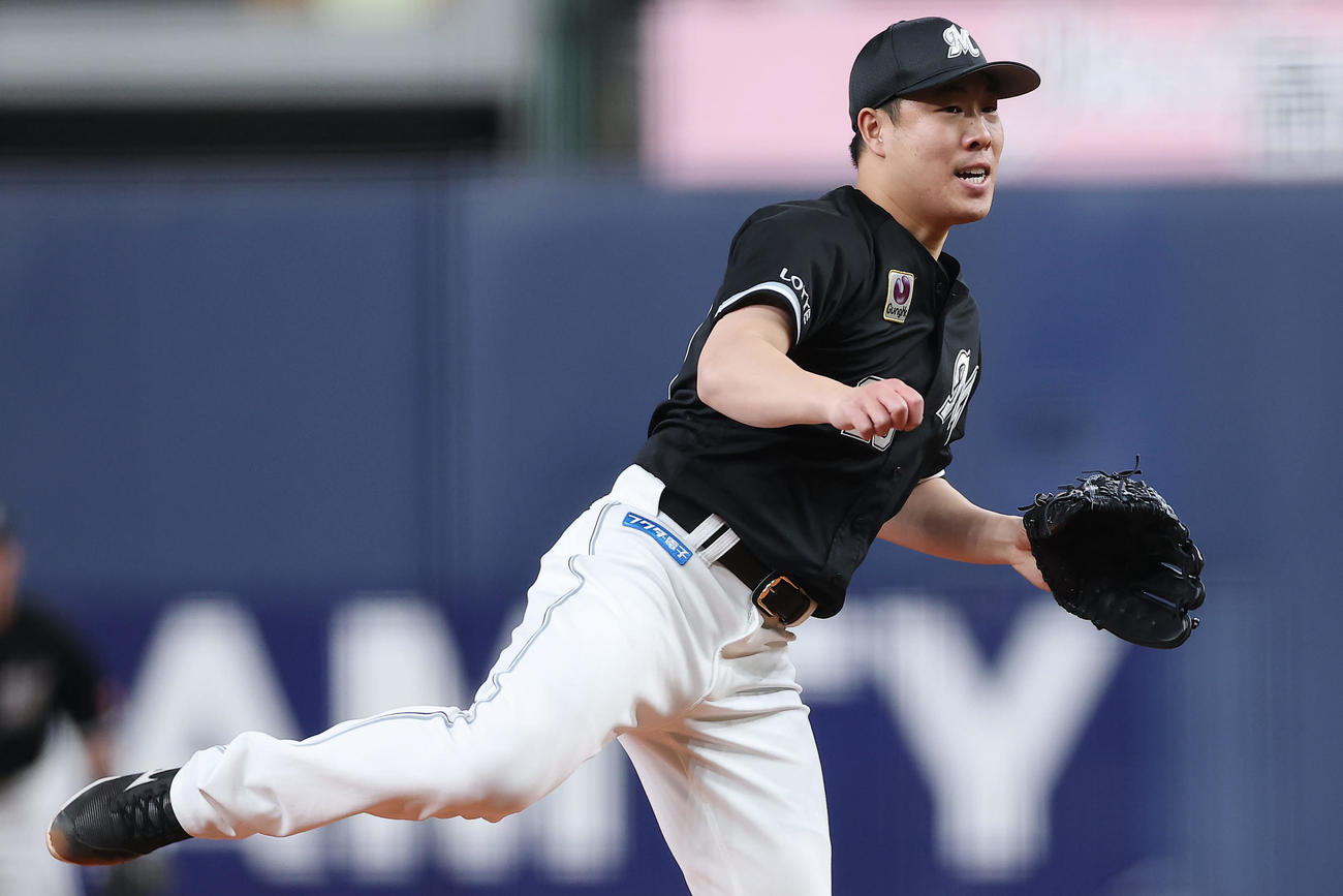 オリックス対ロッテ　力投するロッテ先発の西野（撮影・前田充）