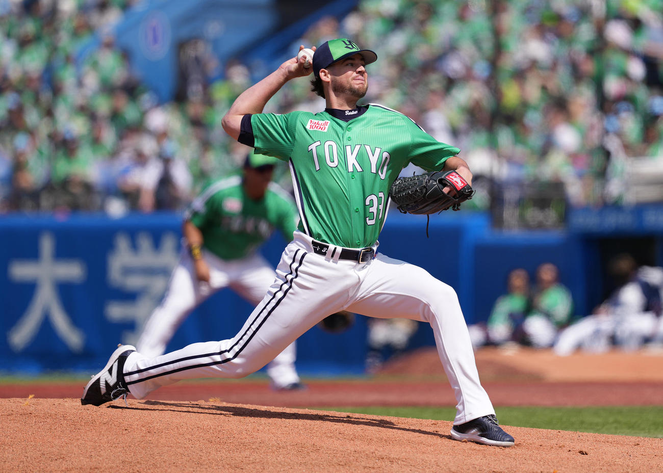ヤクルト対DeNA　先発し力投するヤクルトのランバート（撮影・鈴木みどり）