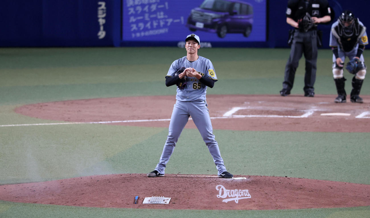 中日対阪神　7回裏、阪神2番手で登板した湯浅（撮影・加藤哉）