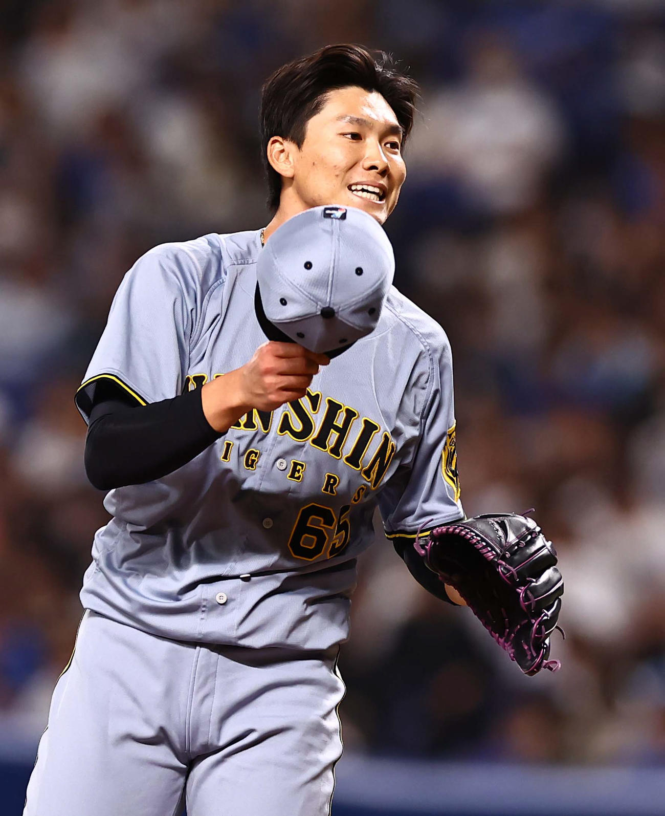 中日対阪神　阪神2番手で登板する湯浅（撮影・上田博志）