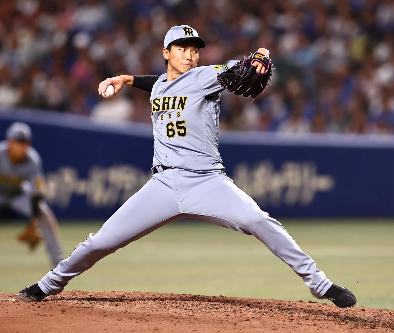 中日対阪神　阪神2番手で登板する湯浅（撮影・上田博志）