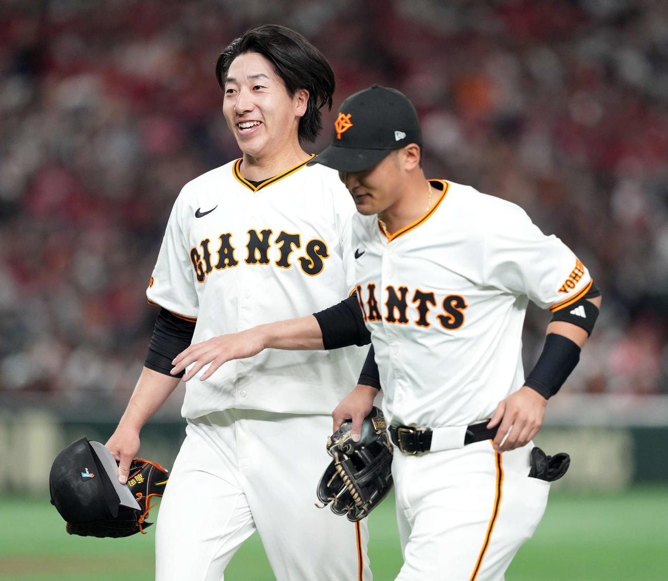 巨人対広島　11、12回と回またぎでマウンドに上がった巨人大勢は無失点に抑え笑顔を見せる（撮影・たえ見朱実）