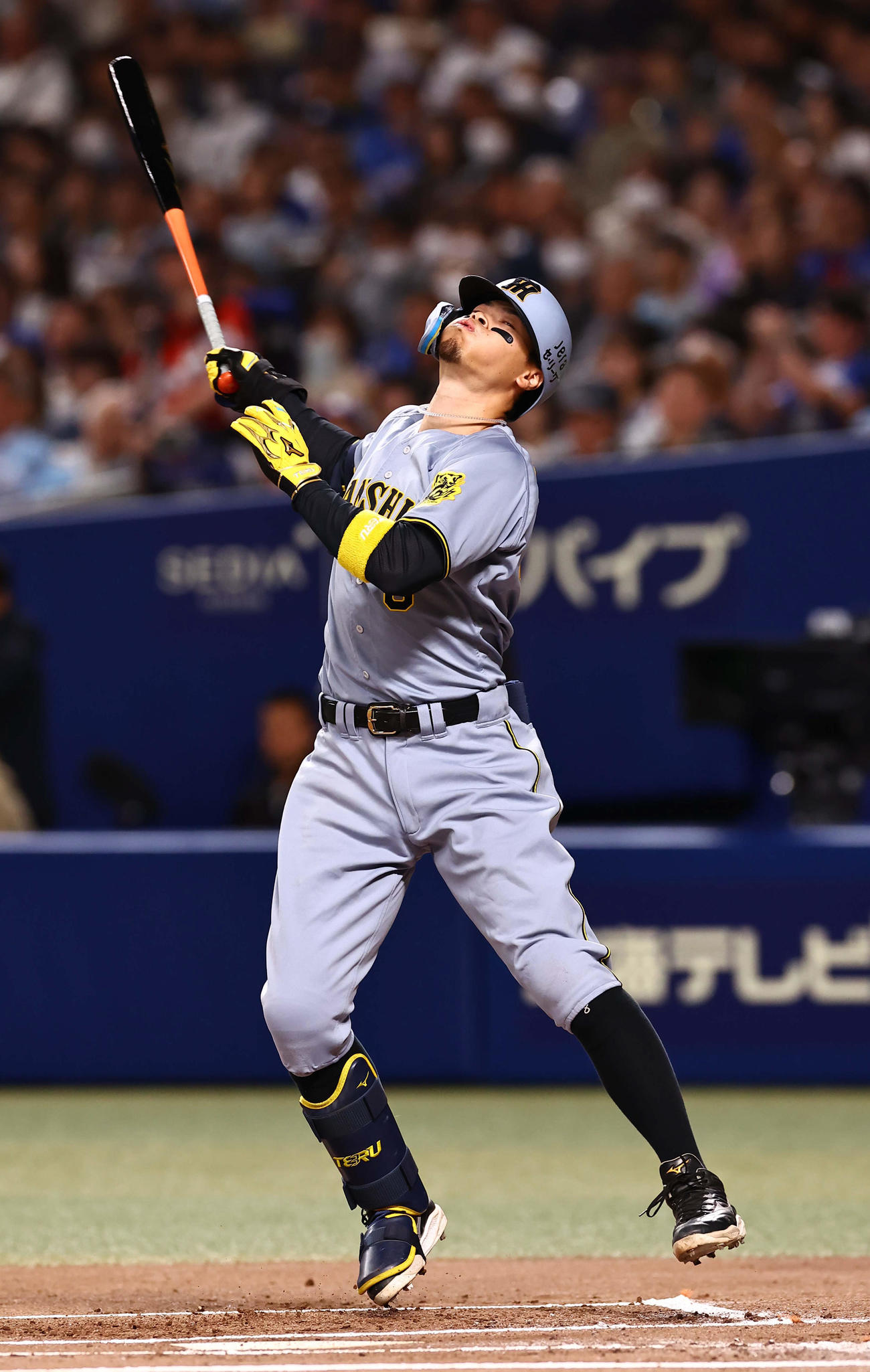 中日対阪神　1回表阪神2死一塁、佐藤輝は三振に倒れる（撮影・上田博志）