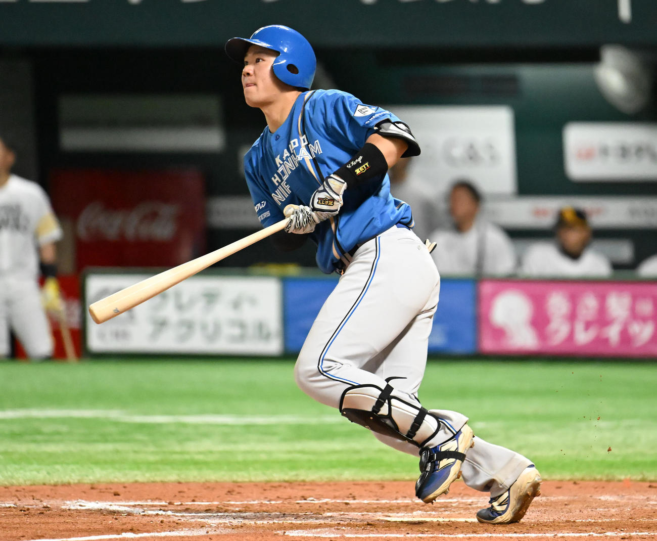 ソフトバンク対日本ハム　7回表日本ハム1死一、二塁、吉田は同点適時打を放つ（撮影・林敢治）