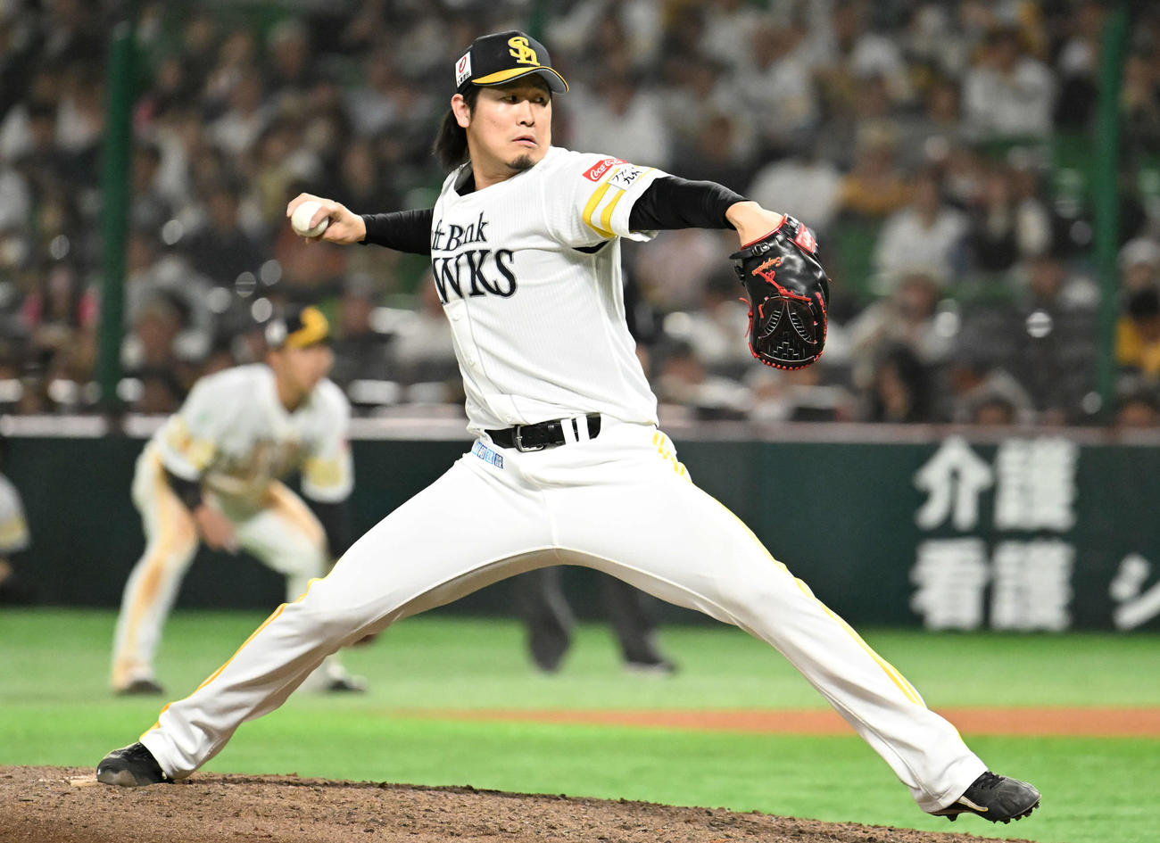 ソフトバンク対日本ハム　ソフトバンク4番手投手・杉山（撮影・林敢治）
