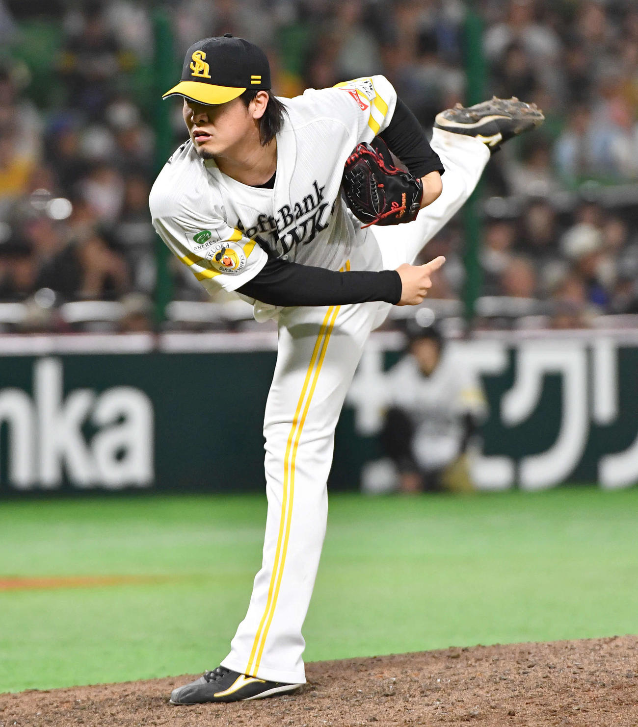 ソフトバンク対日本ハム　10回表から登板した、ソフトバンク4番手の杉山（撮影・岩下翔太）