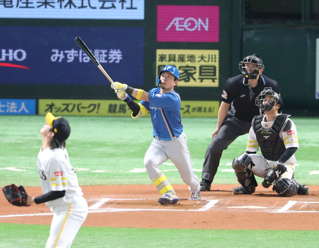 ソフトバンク対日本ハム　延長10回表日本ハム無死、水野は右越えに勝ち越し本塁打を放つ（撮影・梅根麻紀）