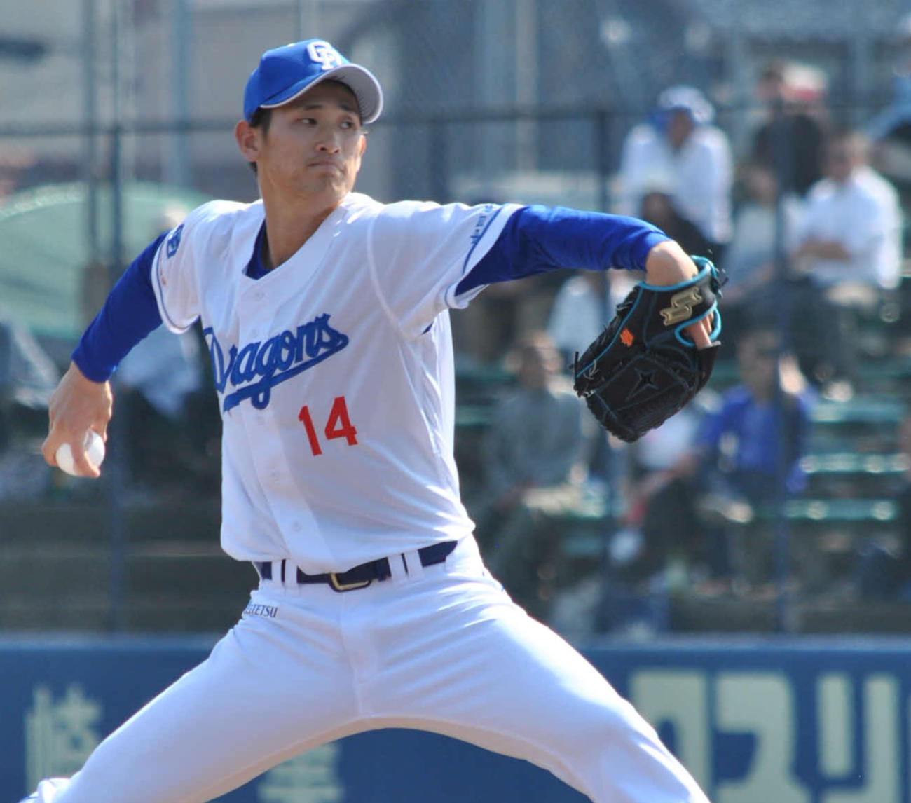 〈ウエスタン・リーグ中日対広島〉8回にプロ初登板した中日草加（2025年4月30日、ナゴヤ球場）