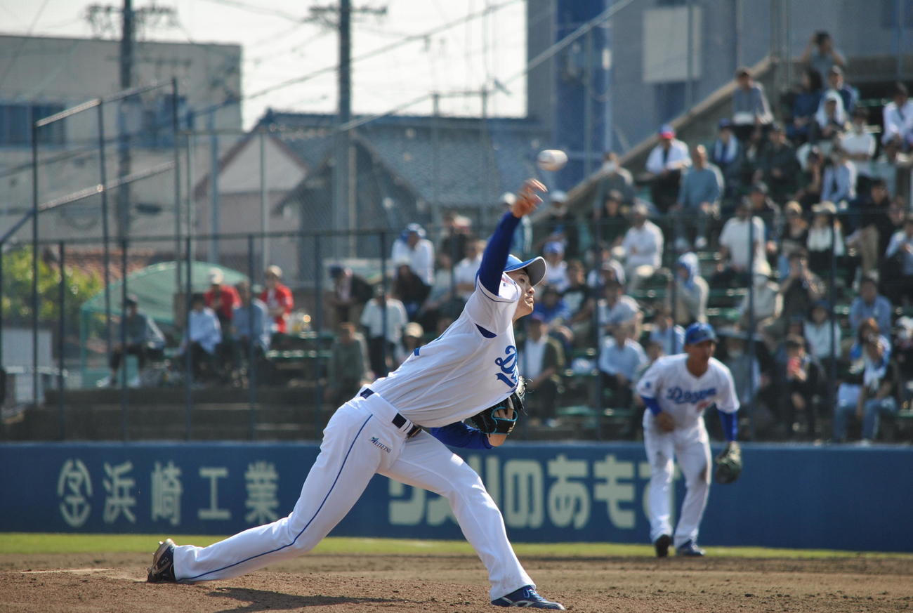 〈ウエスタン・リーグ中日対広島〉8回にプロ初登板した中日草加（2025年4月30日、ナゴヤ球場）