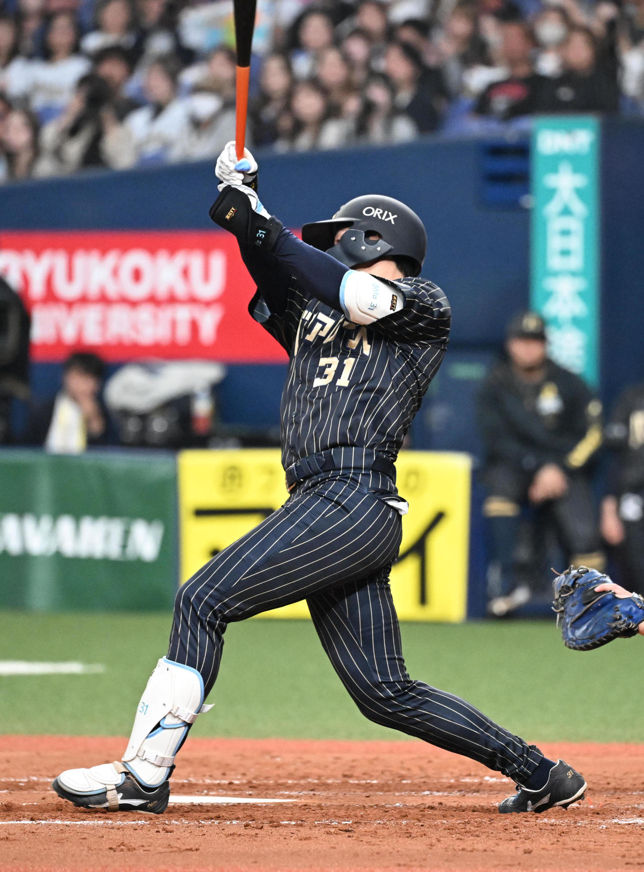 オリックス対ロッテ　3回裏オリックス1死二、三塁、中前適時打を放つ太田（撮影・和賀正仁）