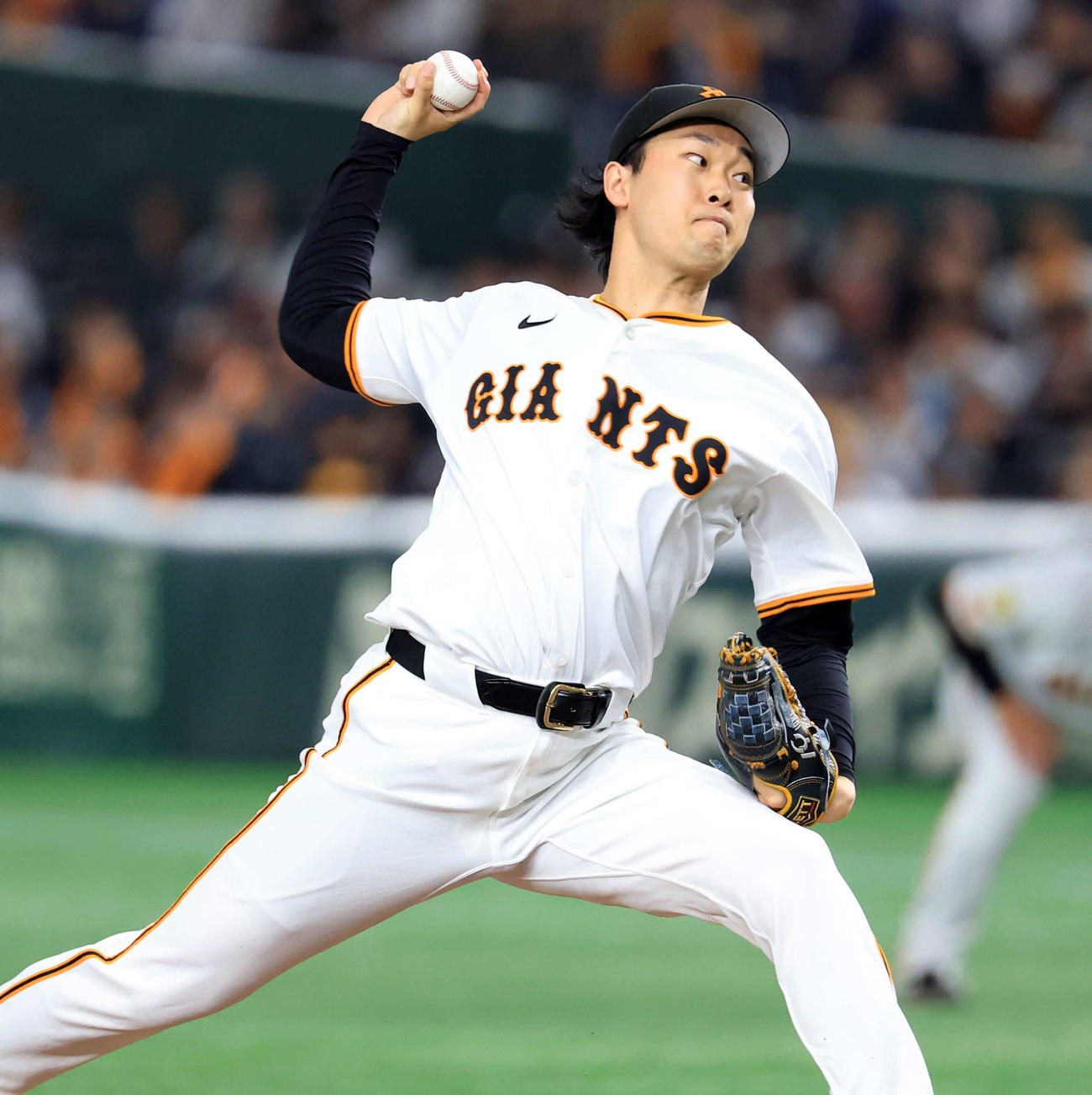 巨人対広島　力投する巨人山崎（撮影・浅見桂子）