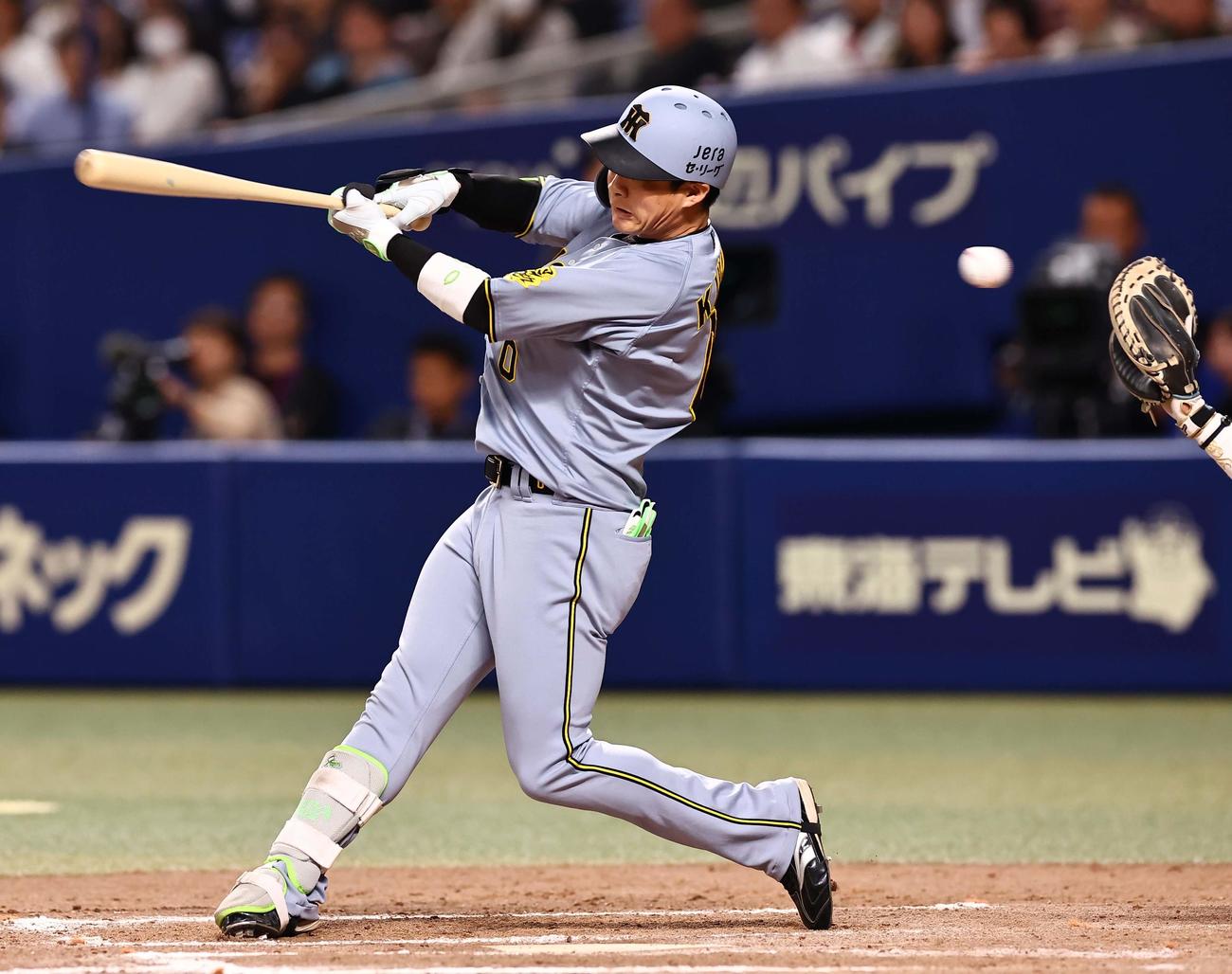 中日対阪神　9回表阪神1死二、三塁、木浪は三振に倒れる（撮影・上田博志）