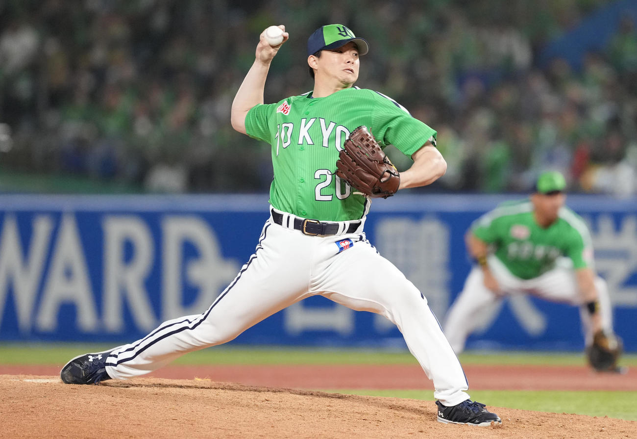 ヤクルト対DeNA 7回表から2番手で登板したヤクルト木沢（撮影・鈴木みどり）