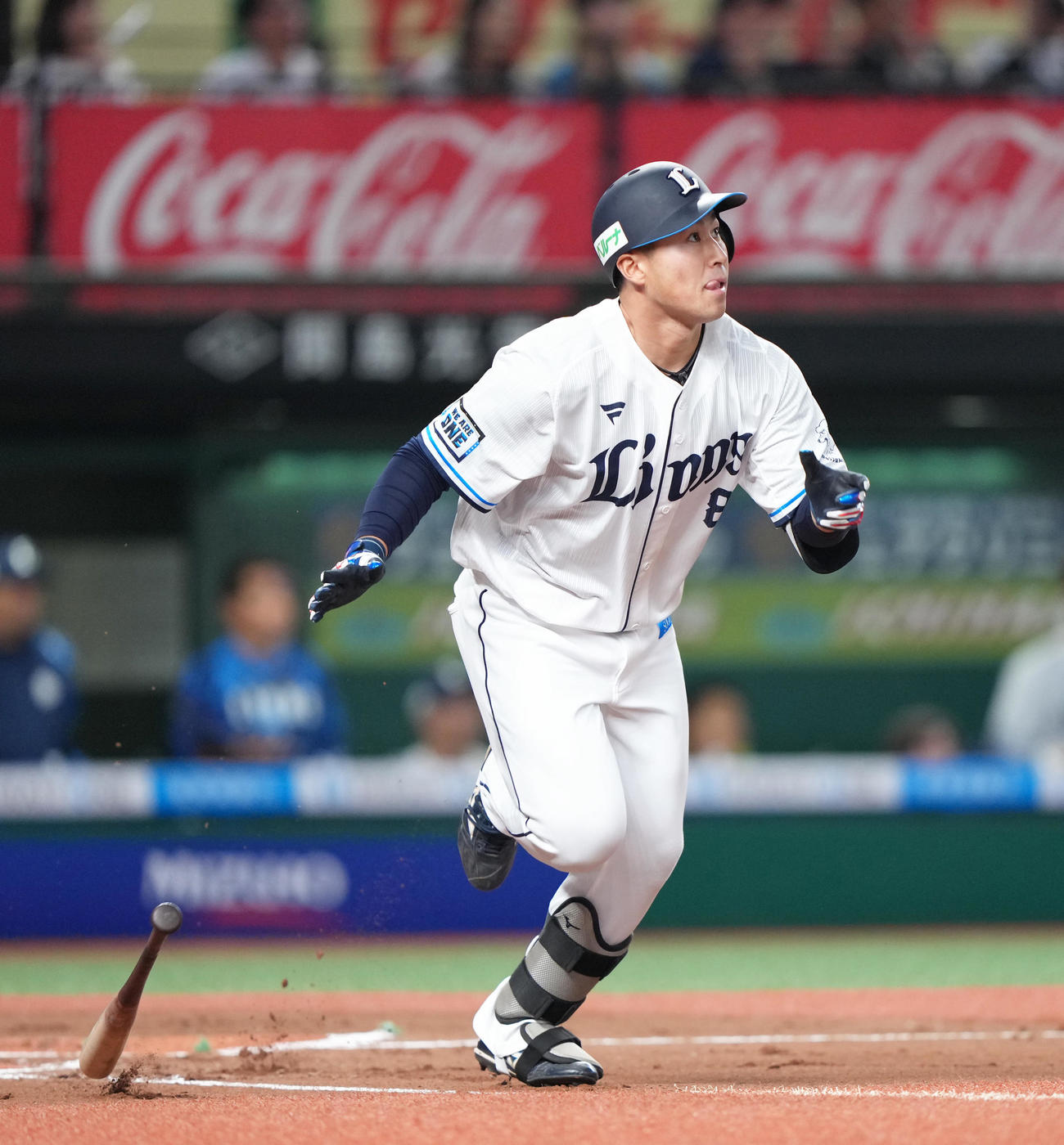 西武対楽天　1回裏西武無死二、三塁、渡部聖は先制2点適時三塁打を放つ（撮影・足立雅史）