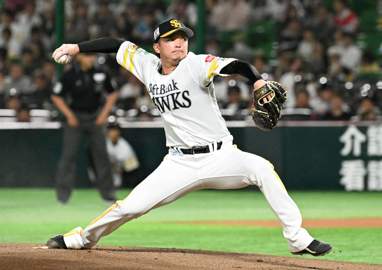 ソフトバンク対日本ハム　ソフトバンク先発・東浜（撮影・林敢治）