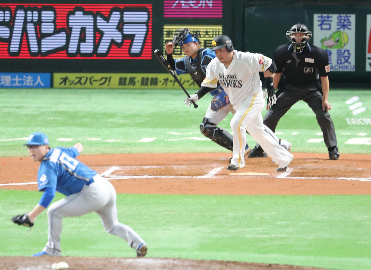 ソフトバンク対日本ハム　6回裏ソフトバンク2死、山川は二ゴロに終わる（撮影・梅根麻紀）