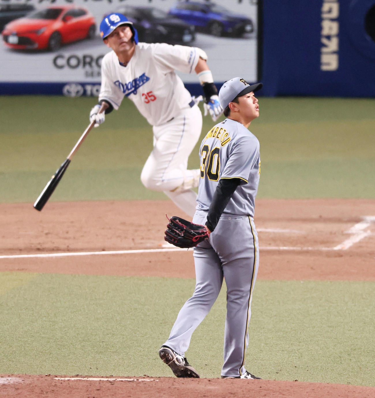 中日対阪神　3回裏中日無死、門別は木下に左越えソロ本塁打を浴びる（撮影・加藤哉）