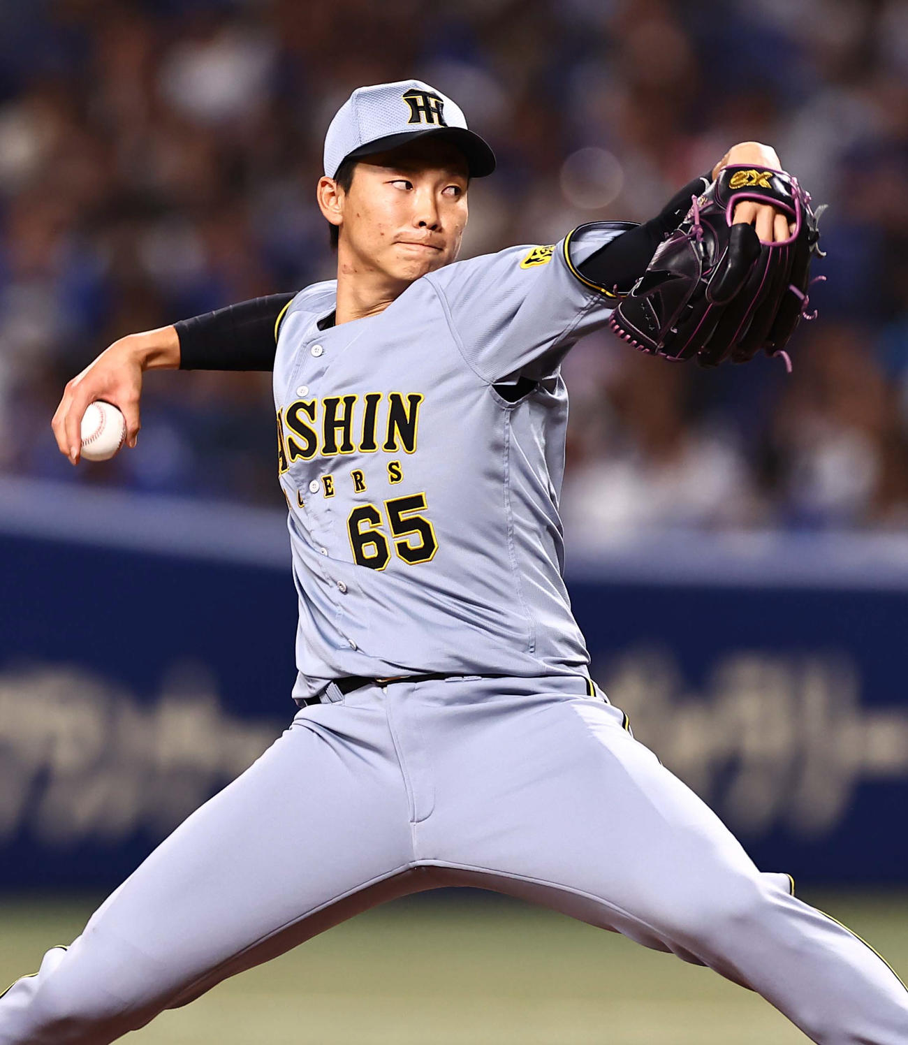 中日対阪神　阪神6番手の湯浅（撮影・上田博志）
