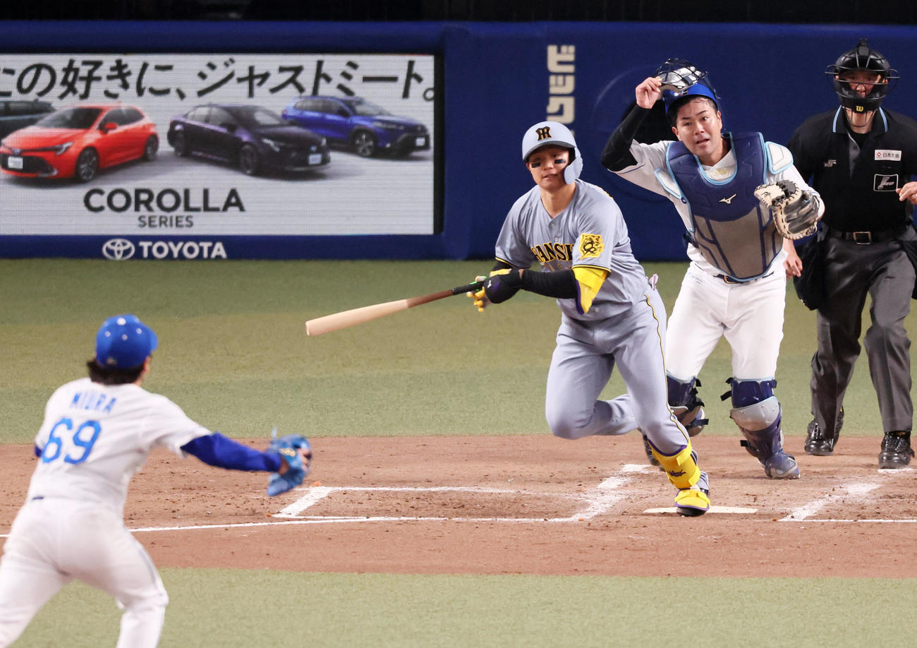 中日対阪神　3回表阪神2死満塁、森下は投ゴロに倒れる。投手三浦（撮影・加藤哉）