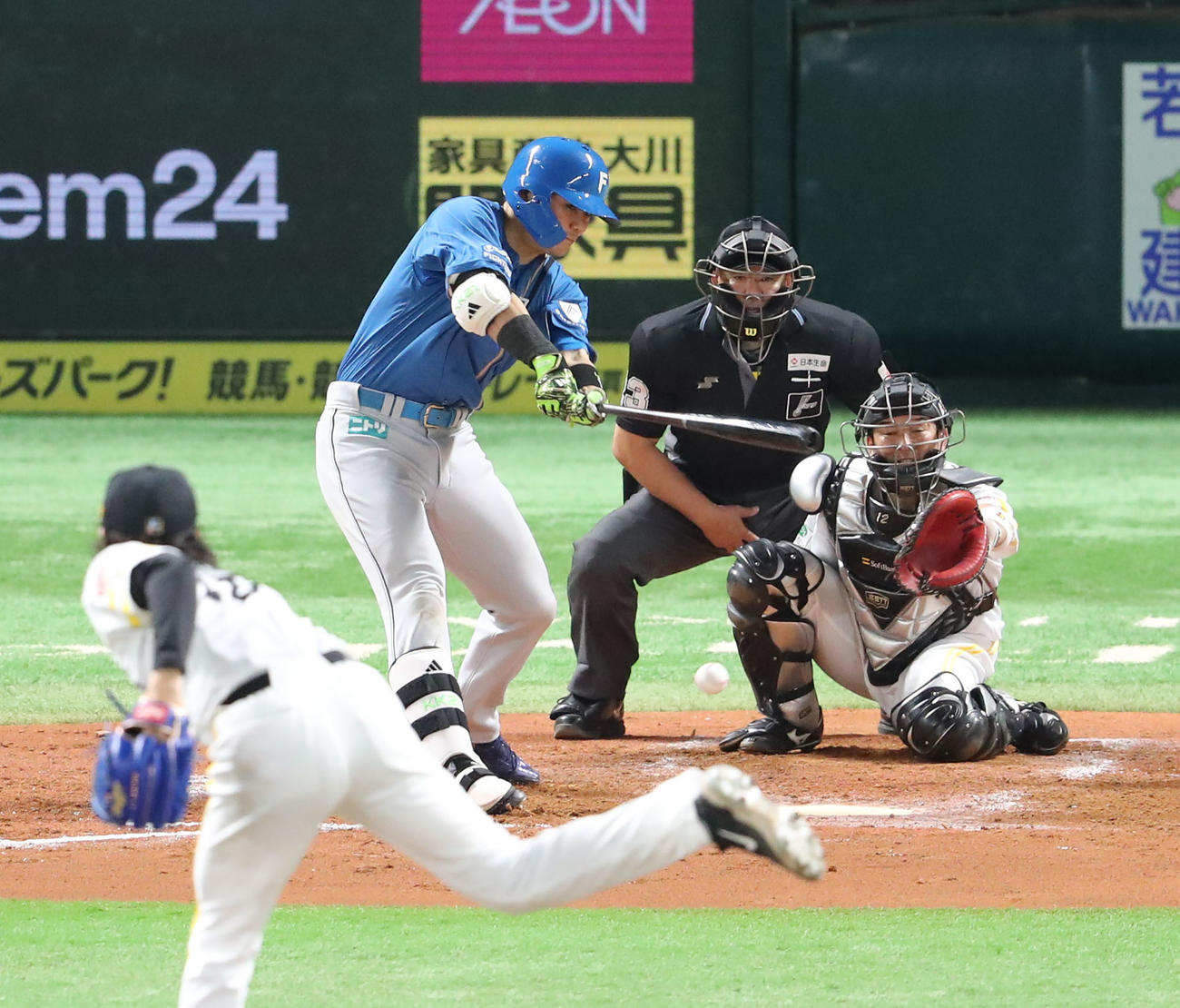 ソフトバンク対日本ハム　5回表日本ハム無死、清宮幸は二内野安打を放つ（撮影・梅根麻紀）