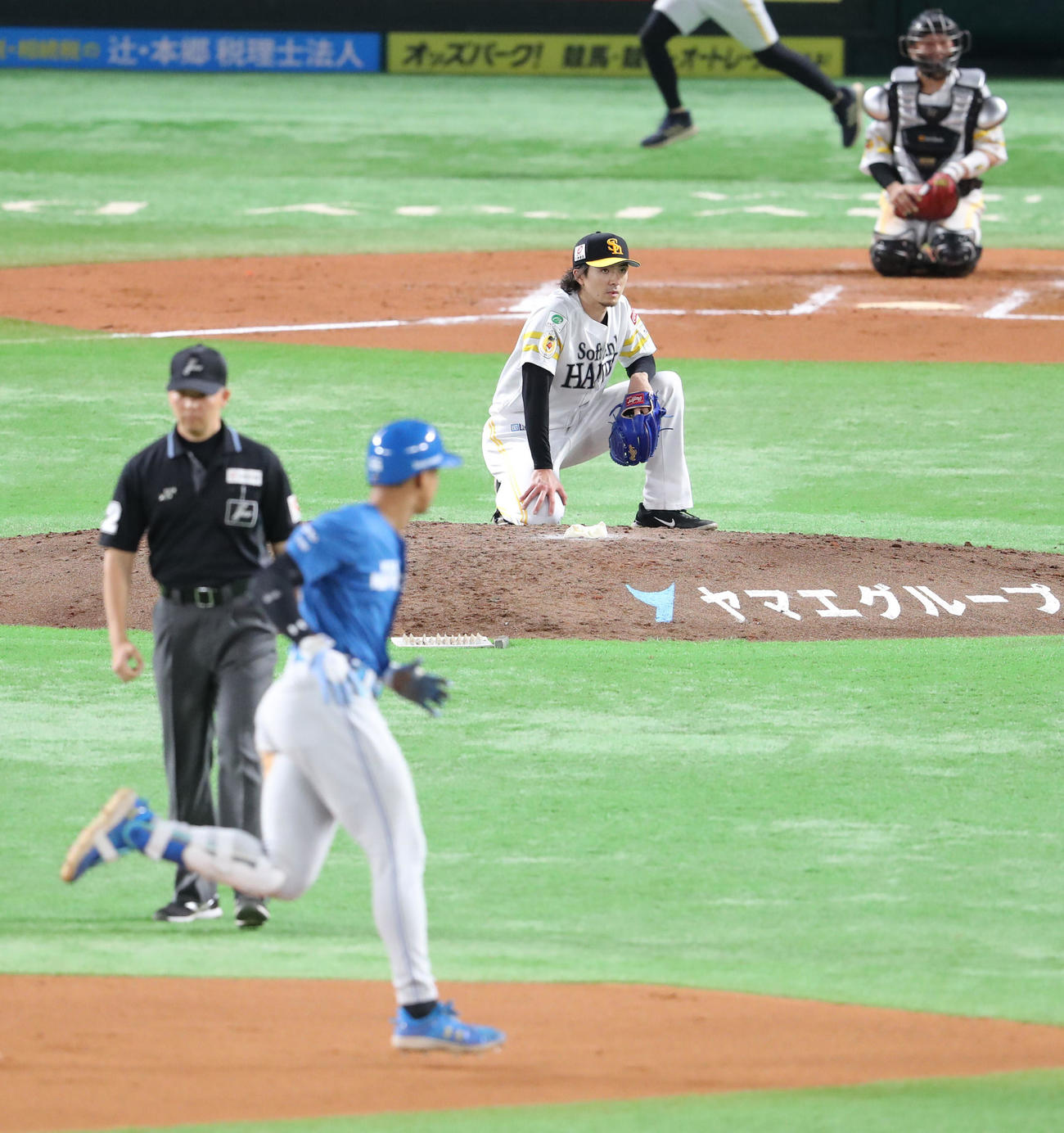 ソフトバンク対日本ハム　7回表日本ハム1死、万波に勝ち越しとなる左越え本塁打を浴びた上沢（撮影・梅根麻紀）