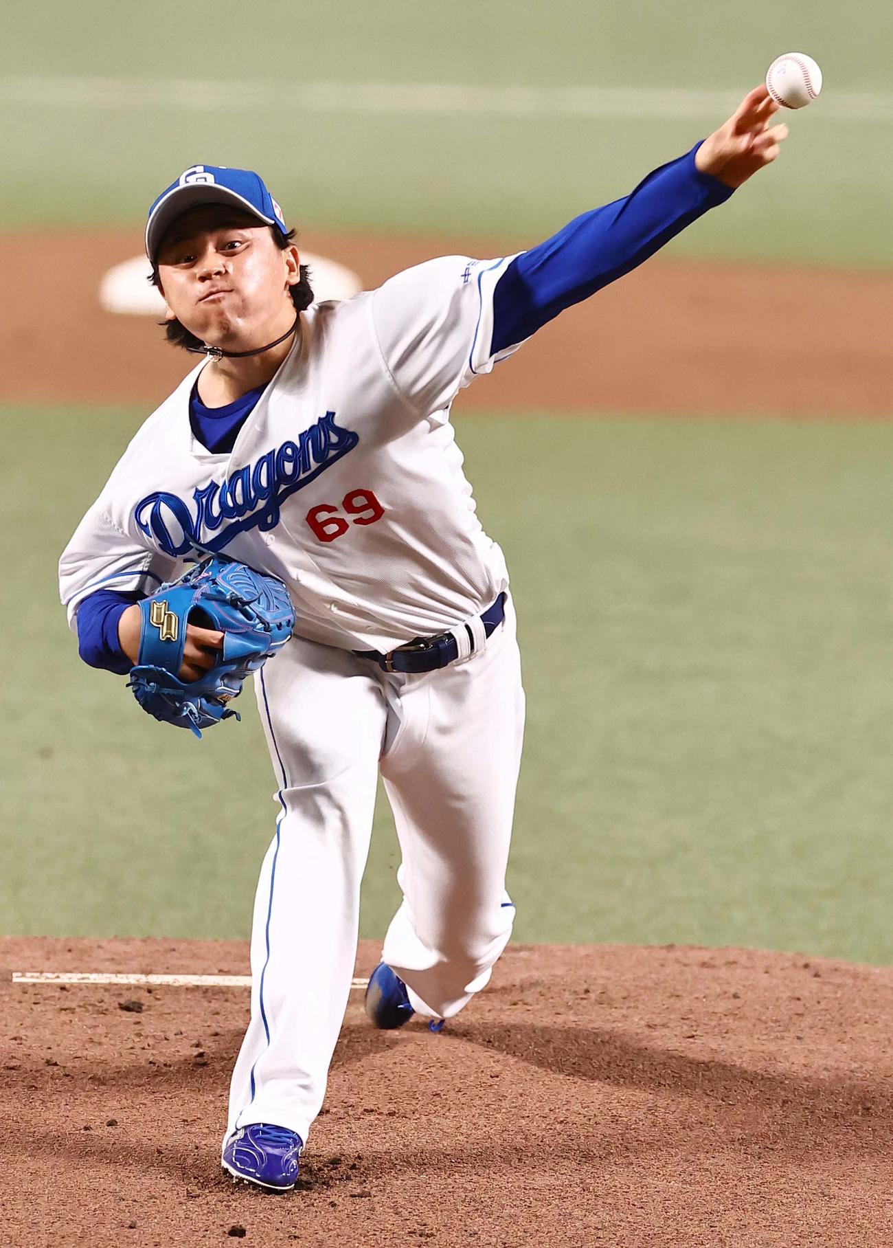 中日対阪神　中日先発の三浦（撮影・上田博志）