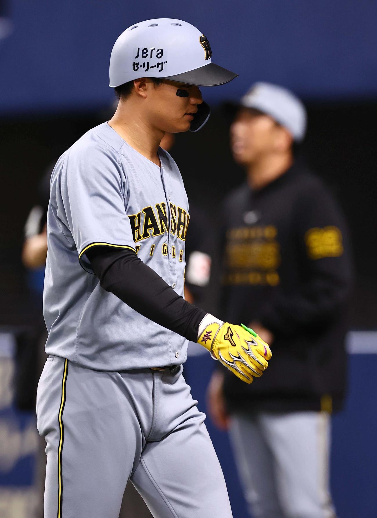 中日対阪神　6回表阪神2死満塁、森下は三振に倒れる（撮影・上田博志）