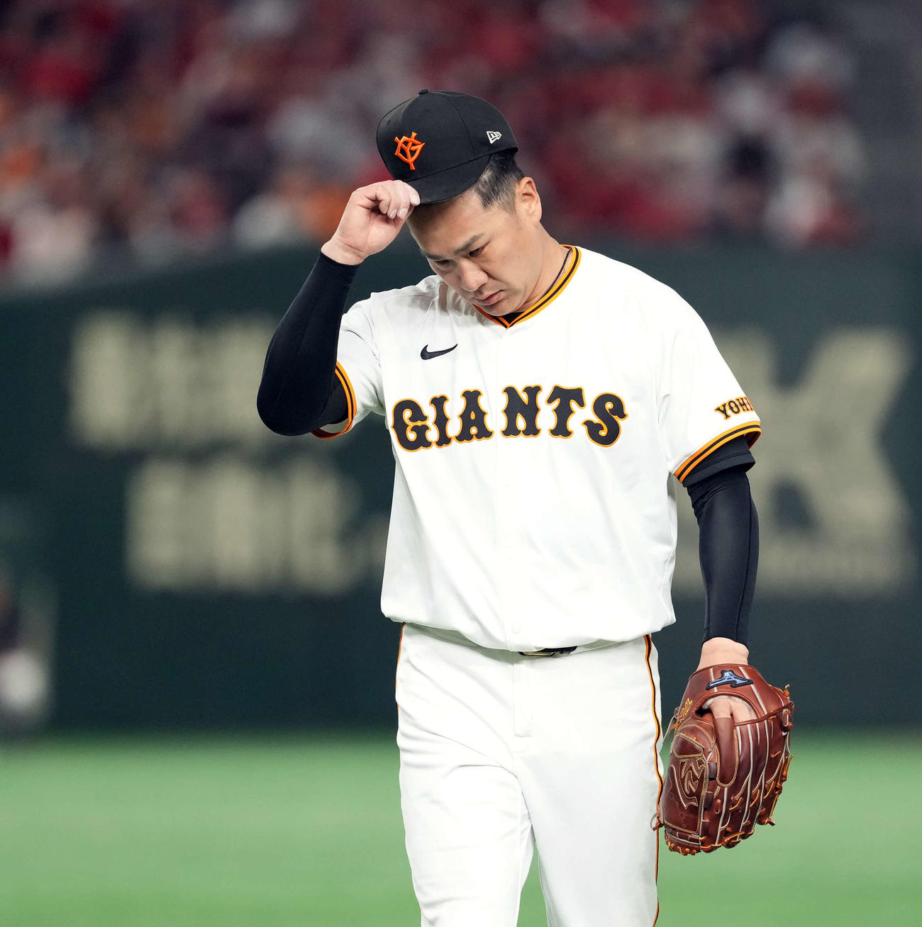 巨人対広島　2回表、ランナーを背負いながらもどうにか無失点にしのいだ巨人田中将（撮影・たえ見朱実）