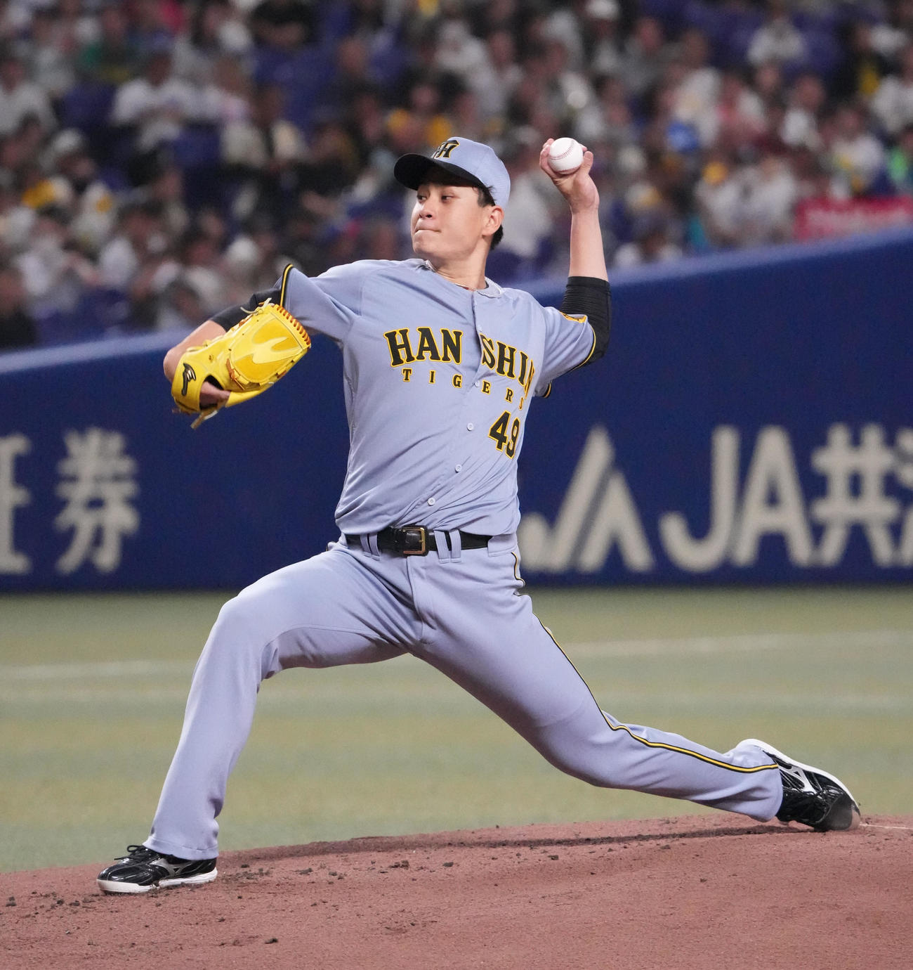 中日対阪神　1回裏、登板する阪神先発の大竹（撮影・森本幸一）