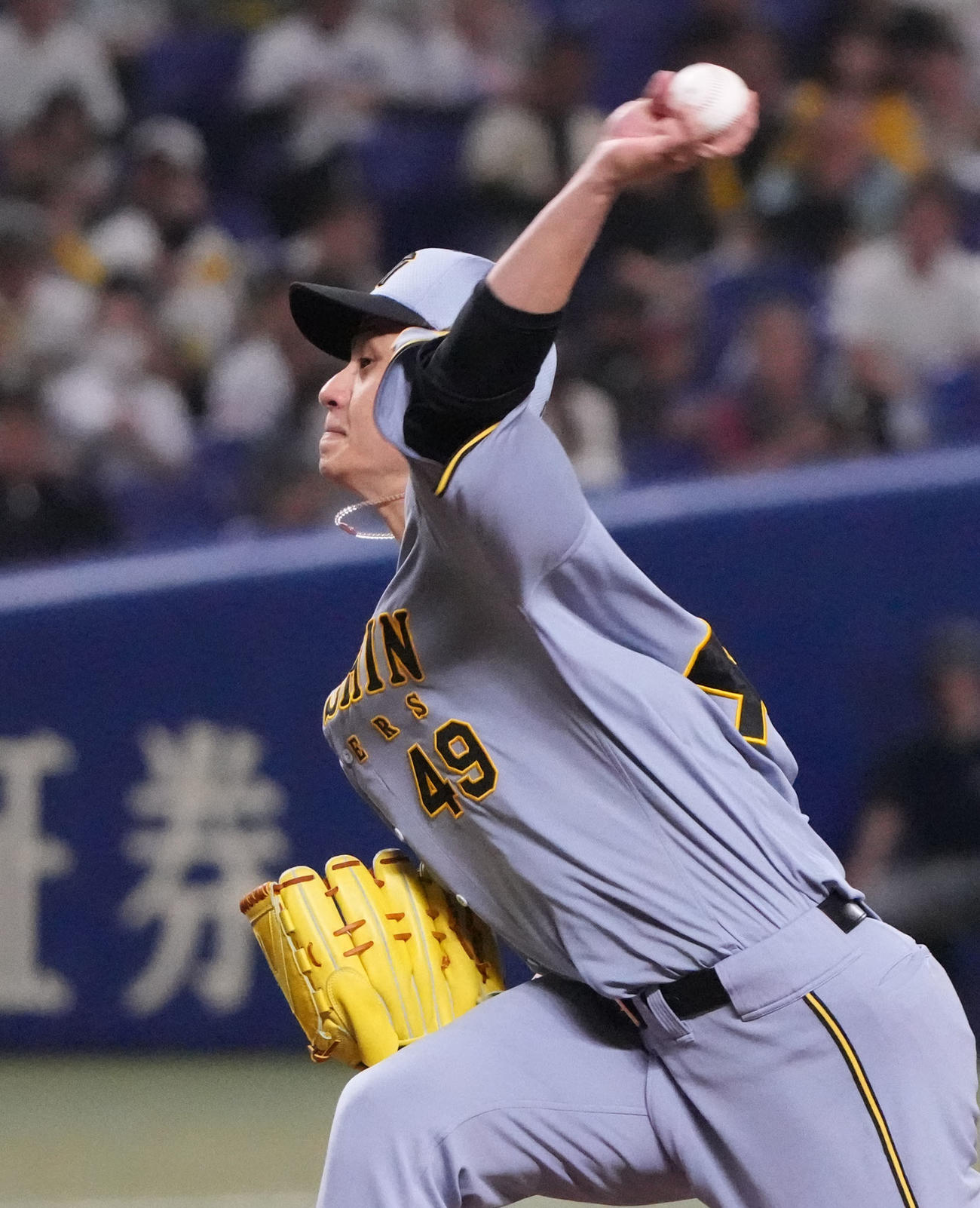 中日対阪神　1回裏、登板する阪神先発の大竹（撮影・森本幸一）