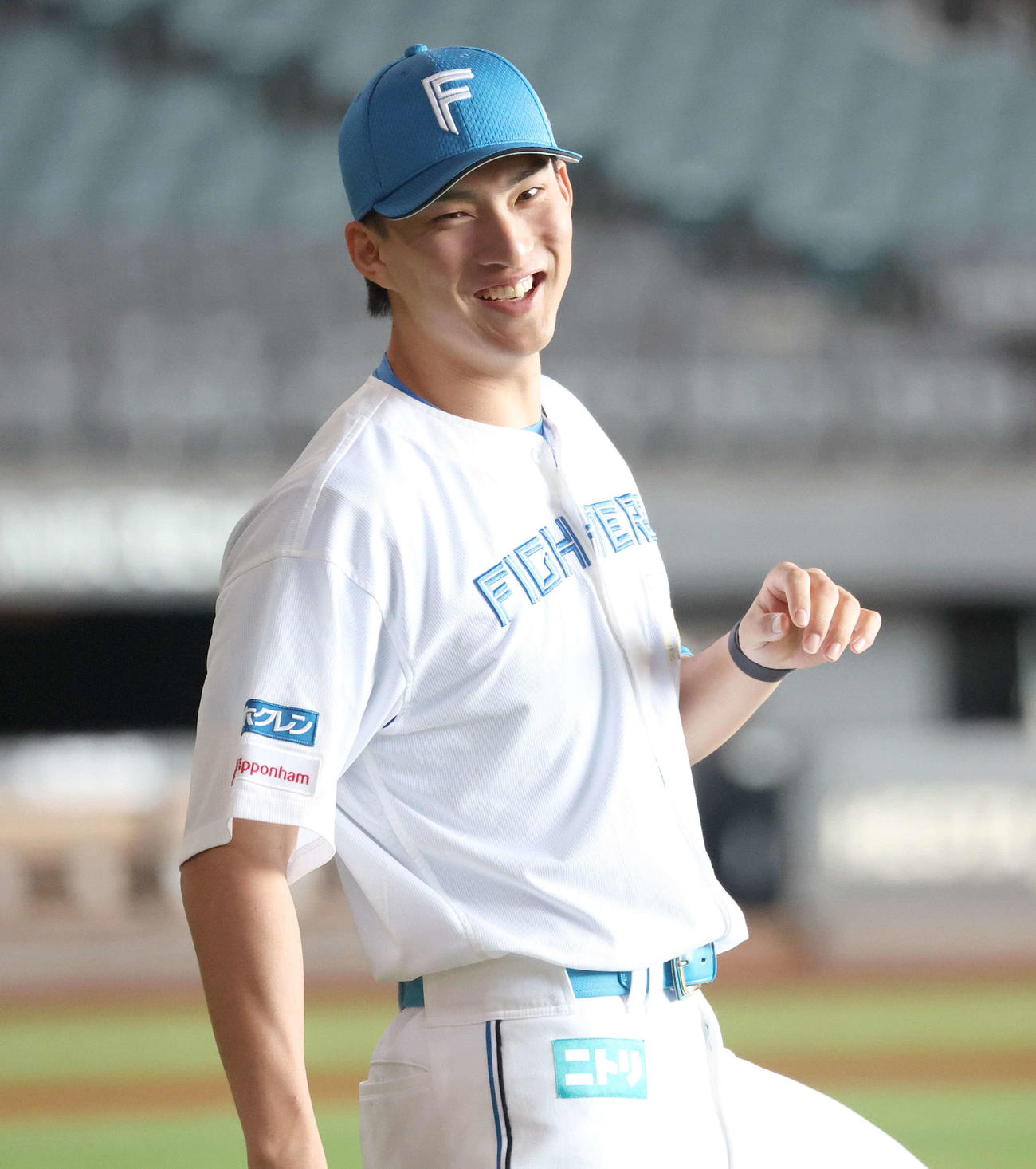 笑顔でアップする日本ハム達（撮影・黒川智章）