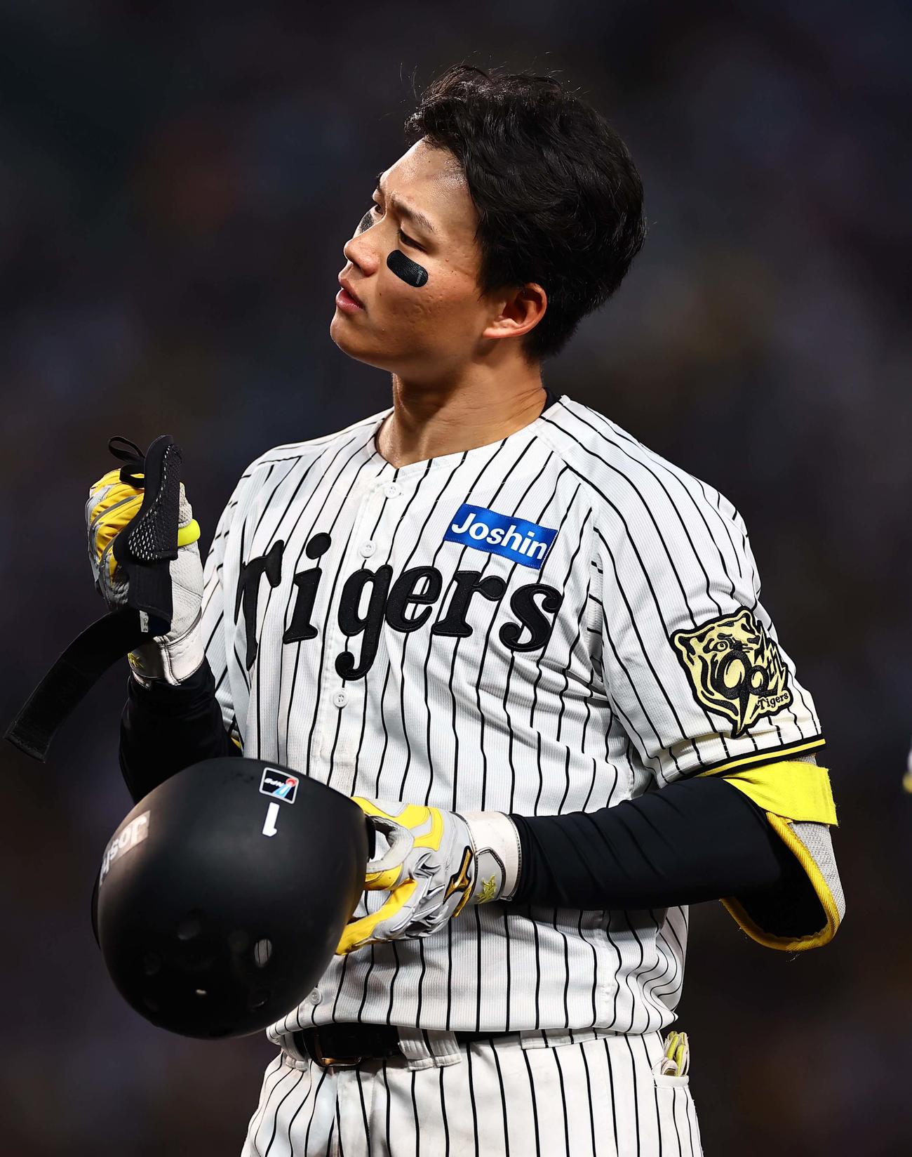 阪神対ヤクルト　3回裏阪神2死、森下は二飛に倒れる（撮影・上田博志）