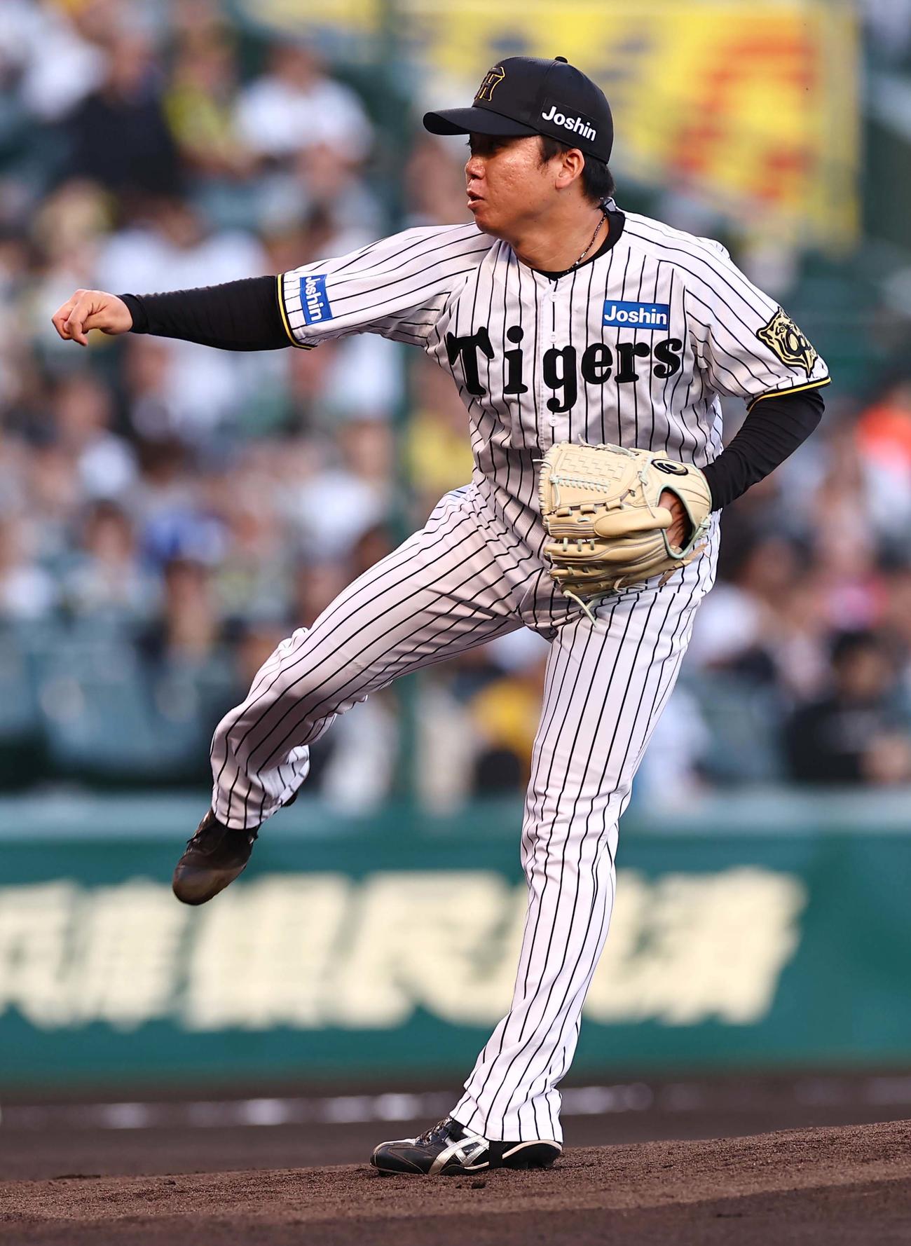 阪神対ヤクルト　阪神先発の村上（撮影・上田博志）
